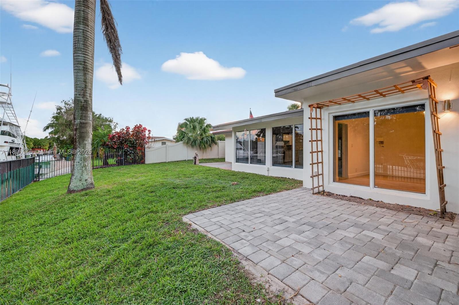 2524 Marathon Ln Fort Lauderdale, FL 33312