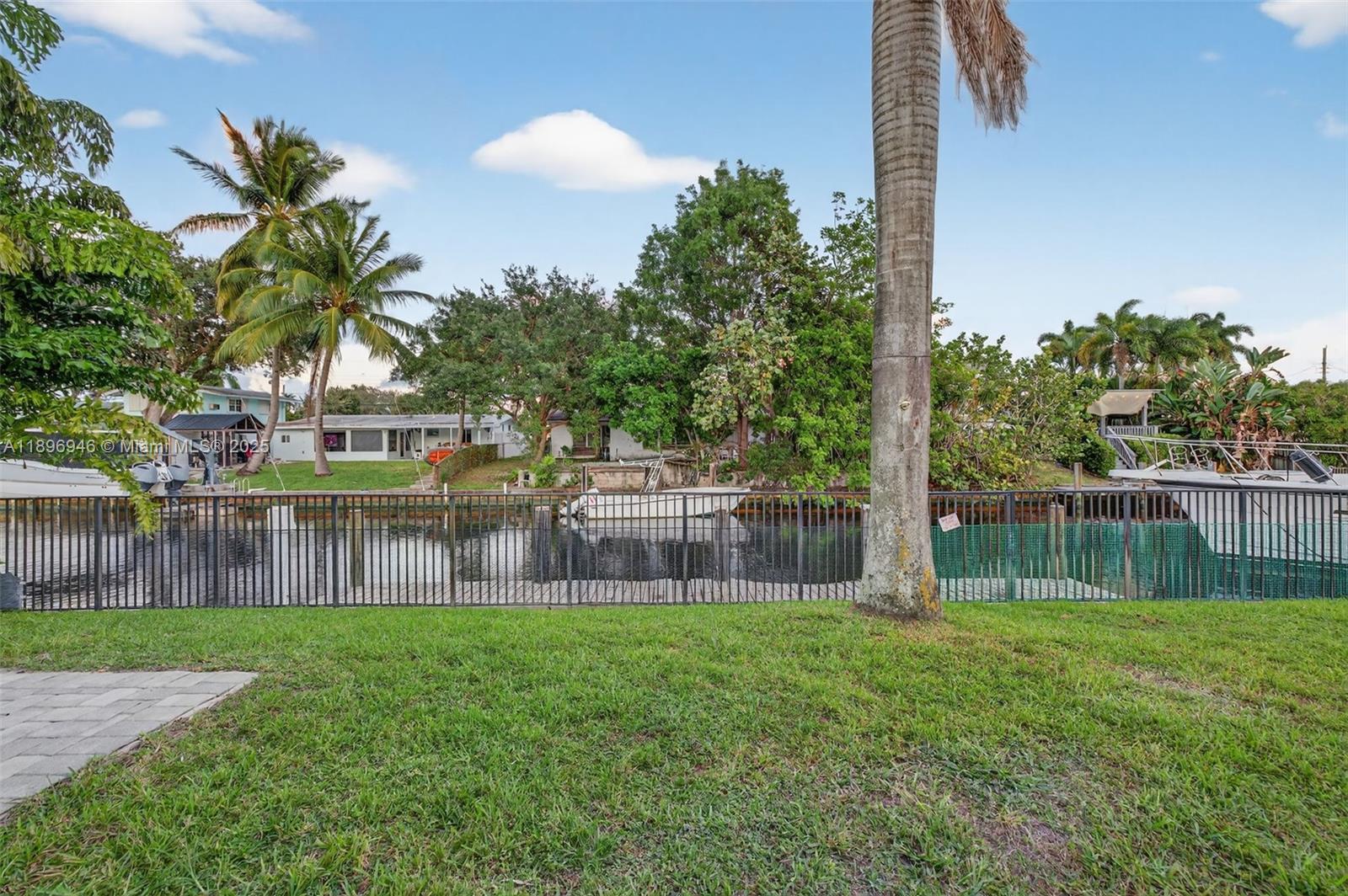 2524 Marathon Ln Fort Lauderdale, FL 33312