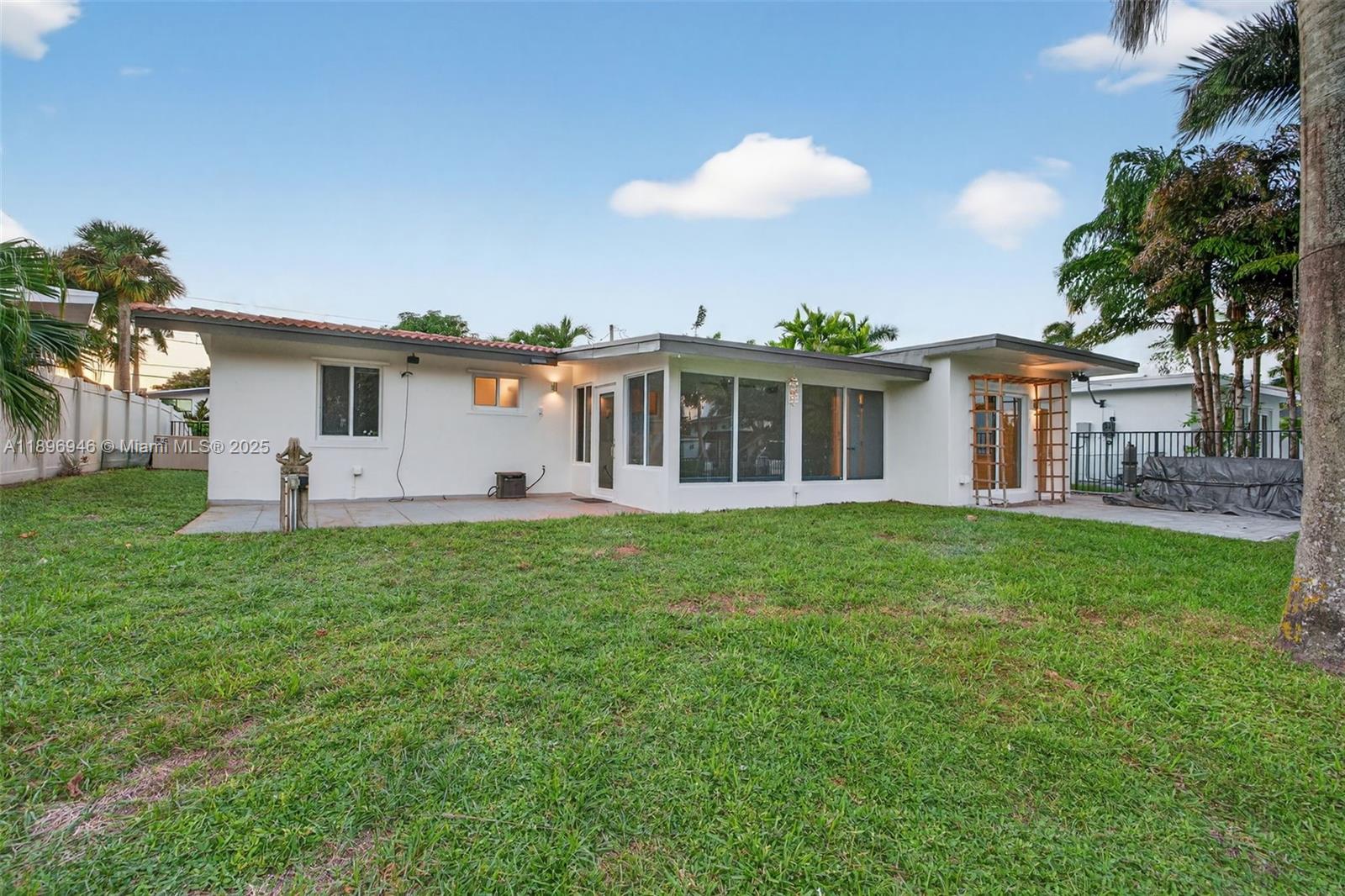 2524 Marathon Ln Fort Lauderdale, FL 33312