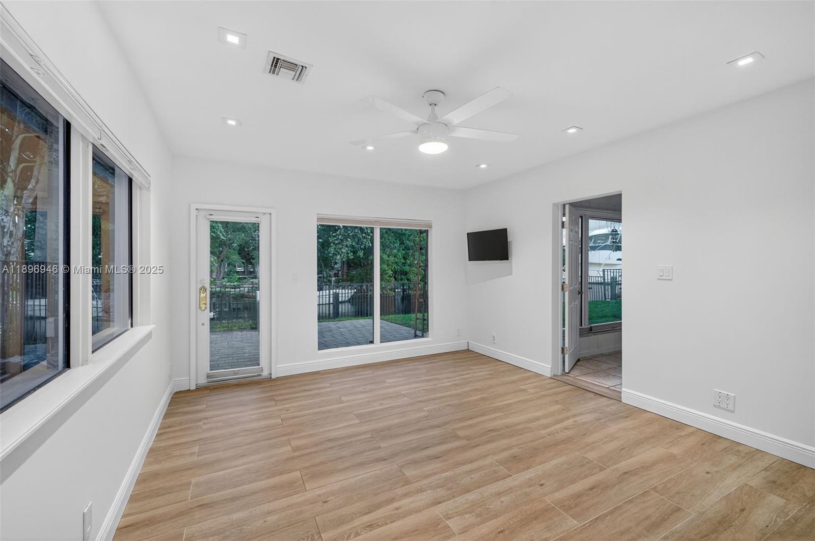 2524 Marathon Ln Fort Lauderdale, FL 33312