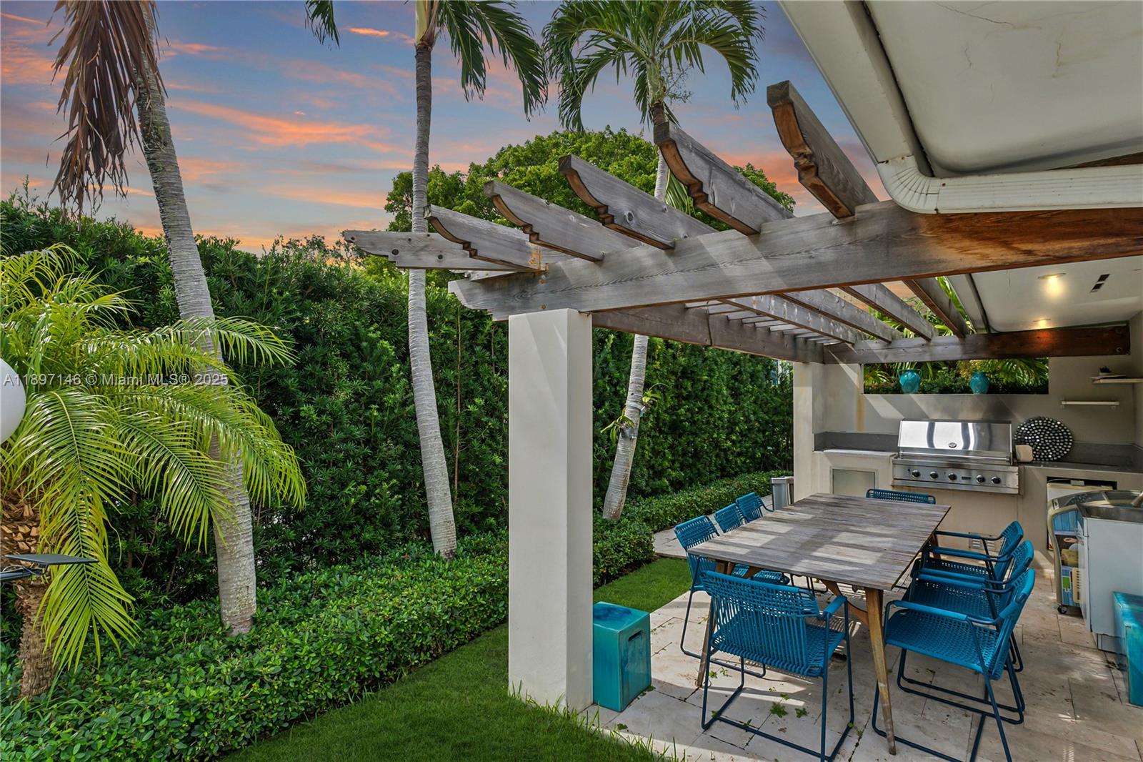 2240 Magnolia Dr North Miami, FL 33181