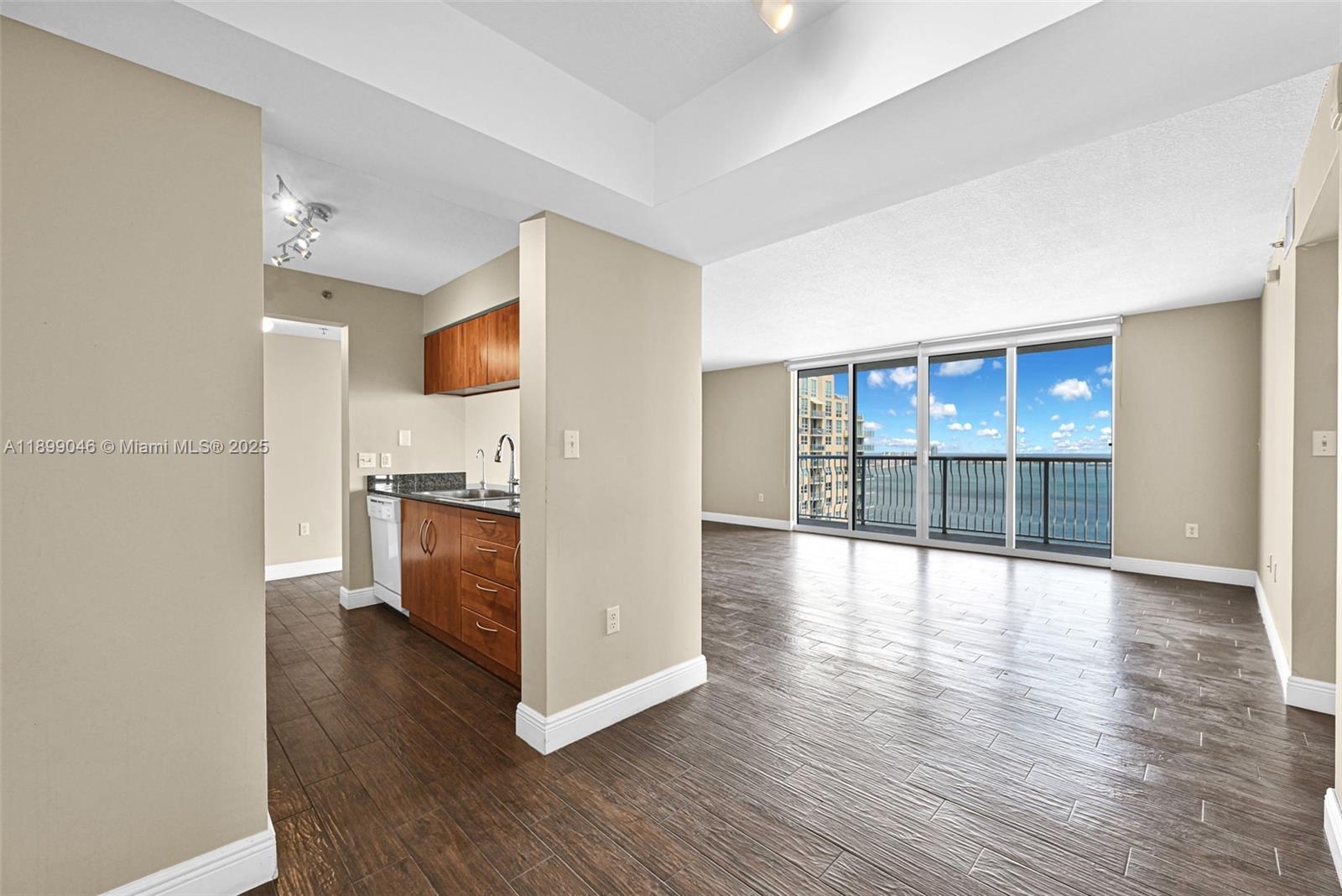 image The Club At Brickell Bay9