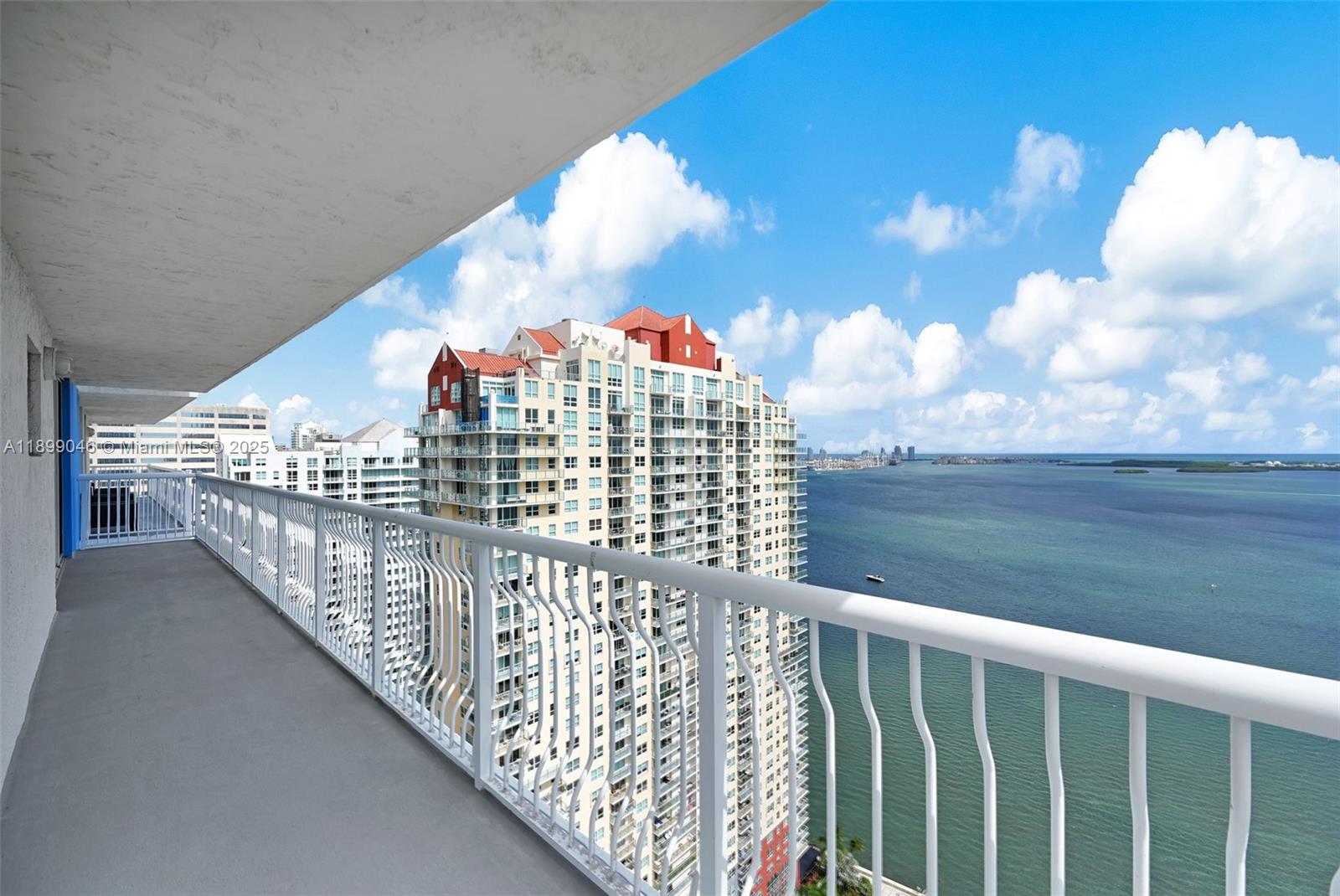image The Club At Brickell Bay14