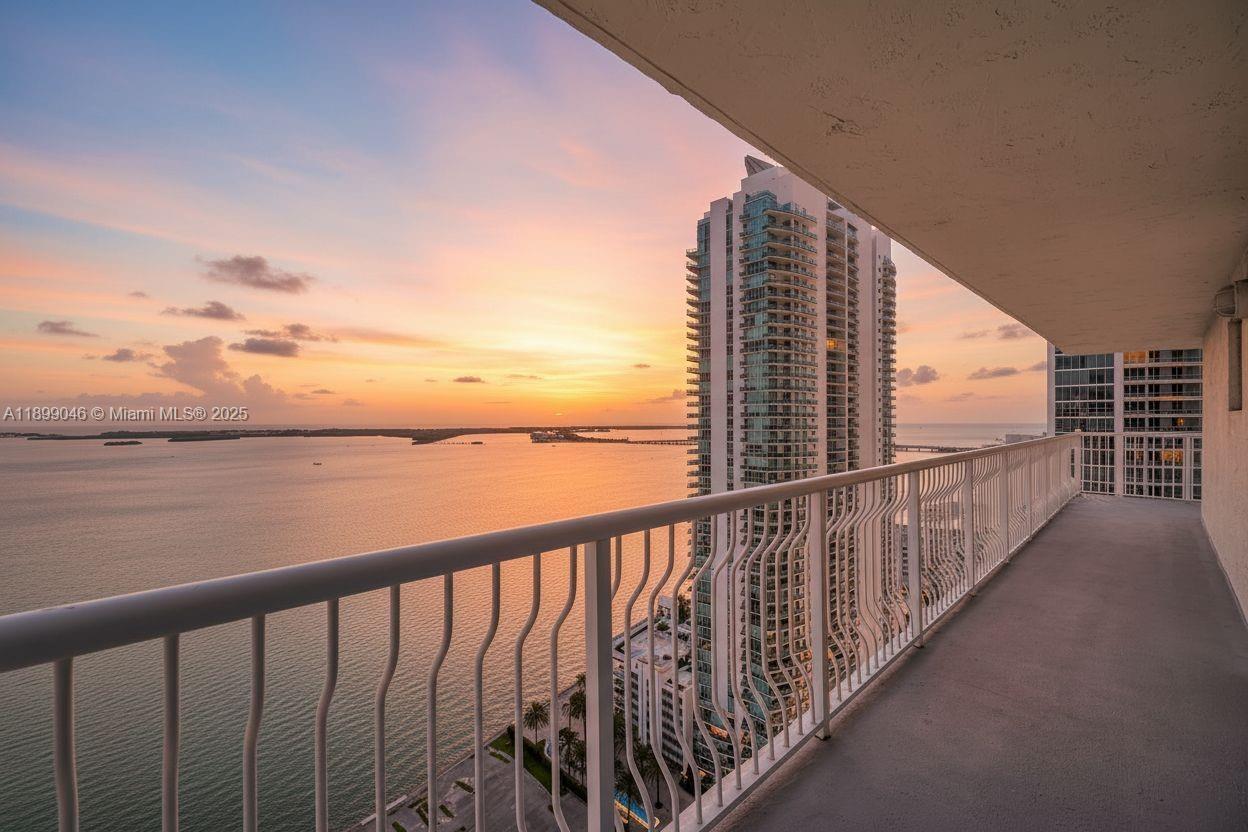 image The Club At Brickell Bay15