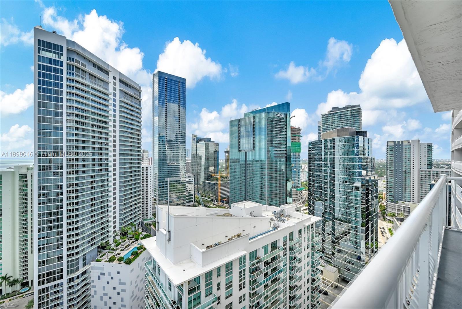 image The Club At Brickell Bay38