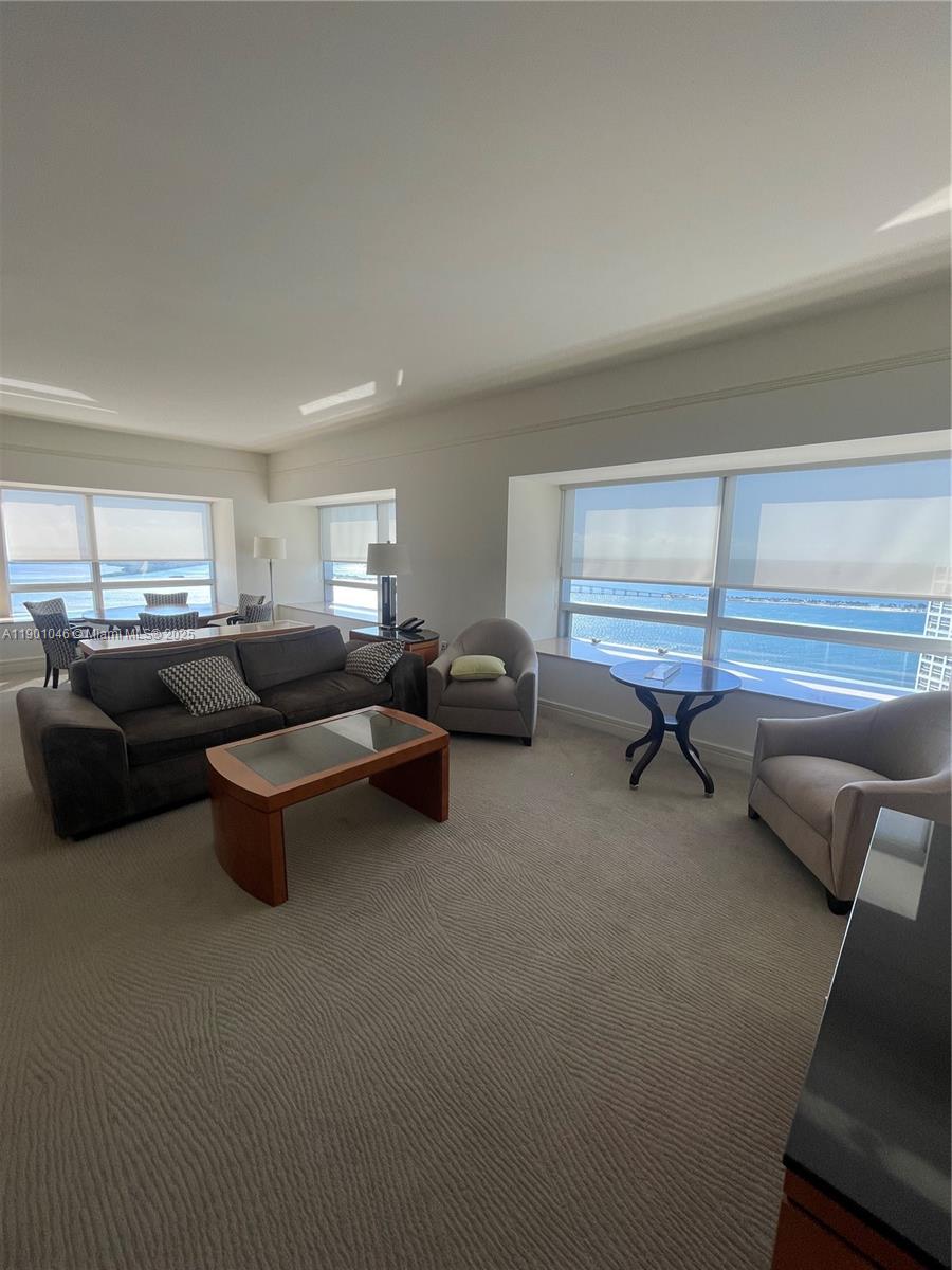 1435 Brickell Ave #3506