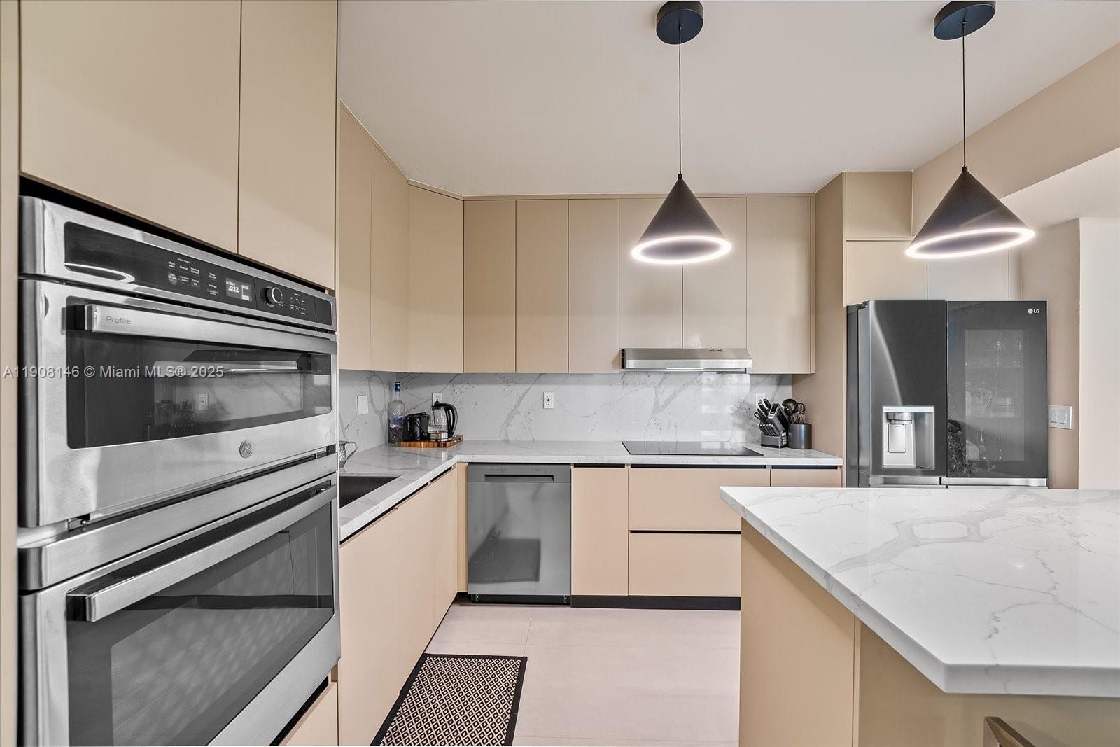 image Hamptons West6