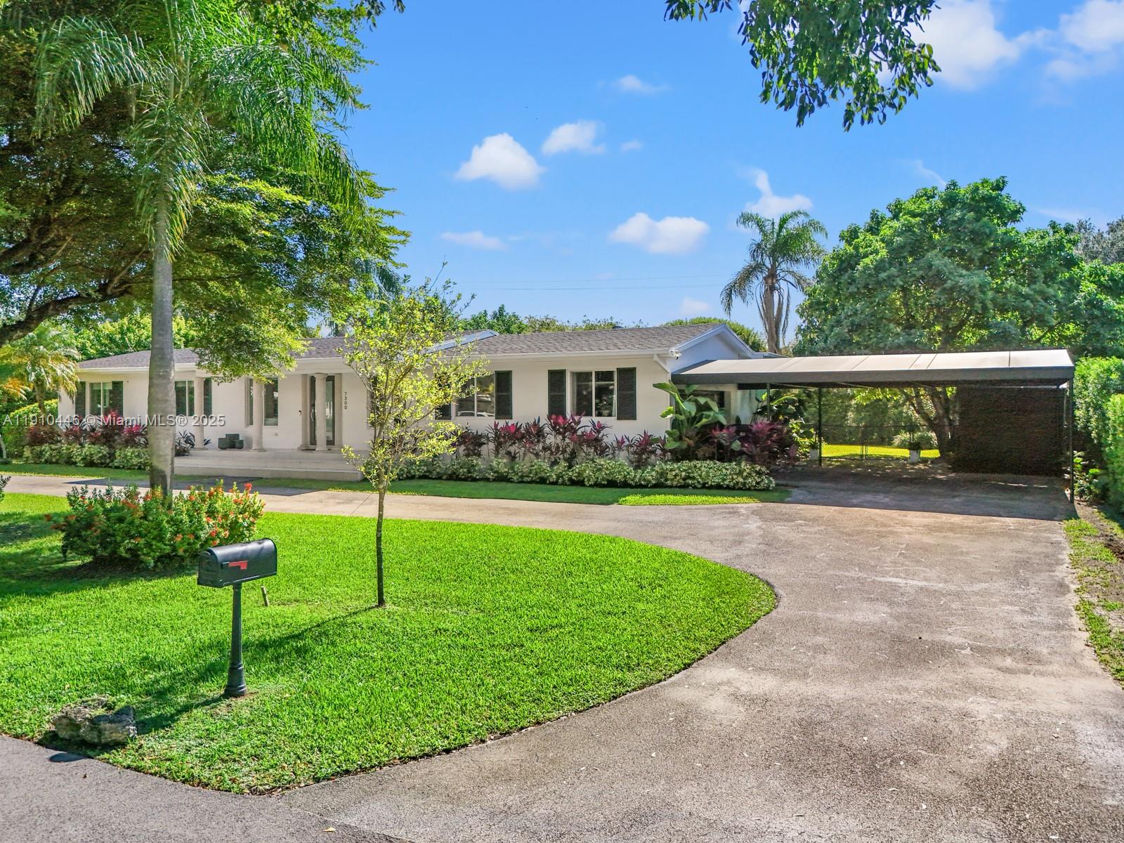 7300 SW 107th Ter Pinecrest, FL 33156