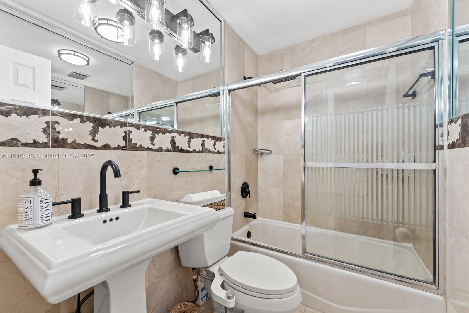 7300 SW 107th Ter Pinecrest, FL 33156