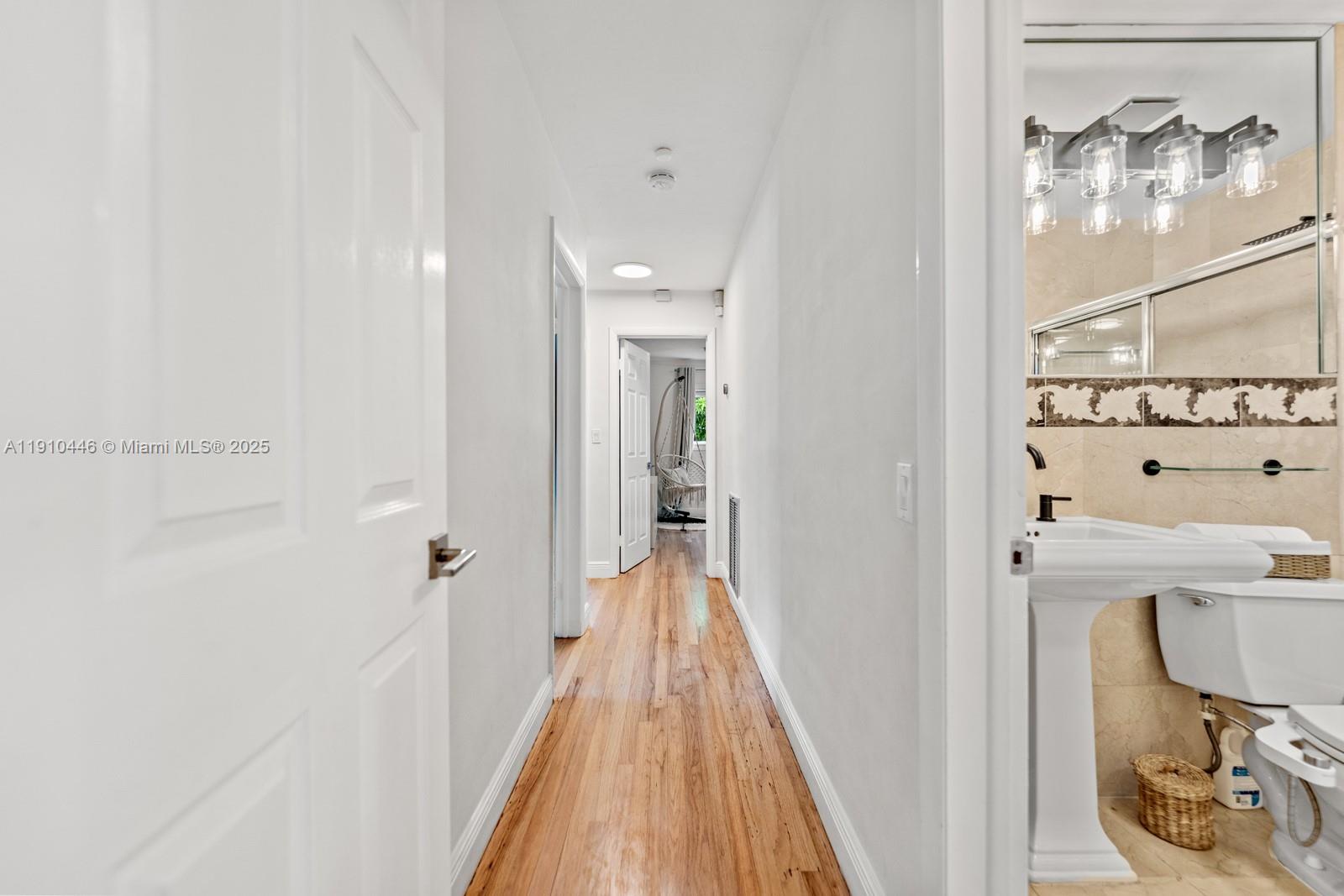 7300 SW 107th Ter Pinecrest, FL 33156