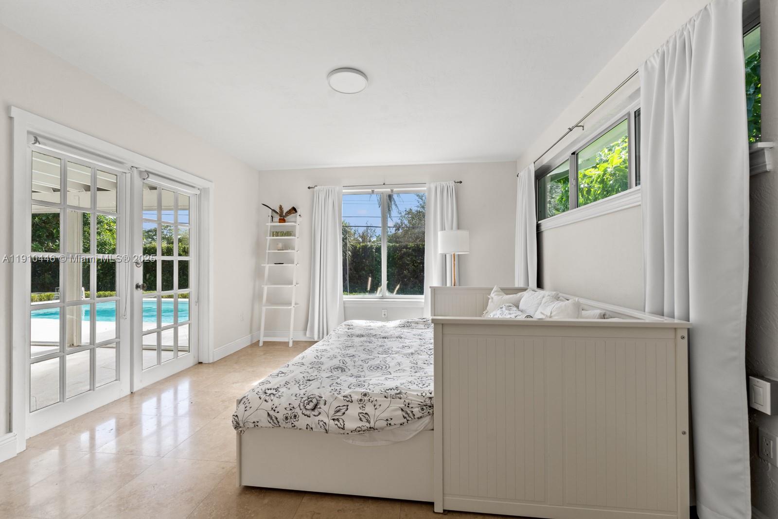 7300 SW 107th Ter Pinecrest, FL 33156