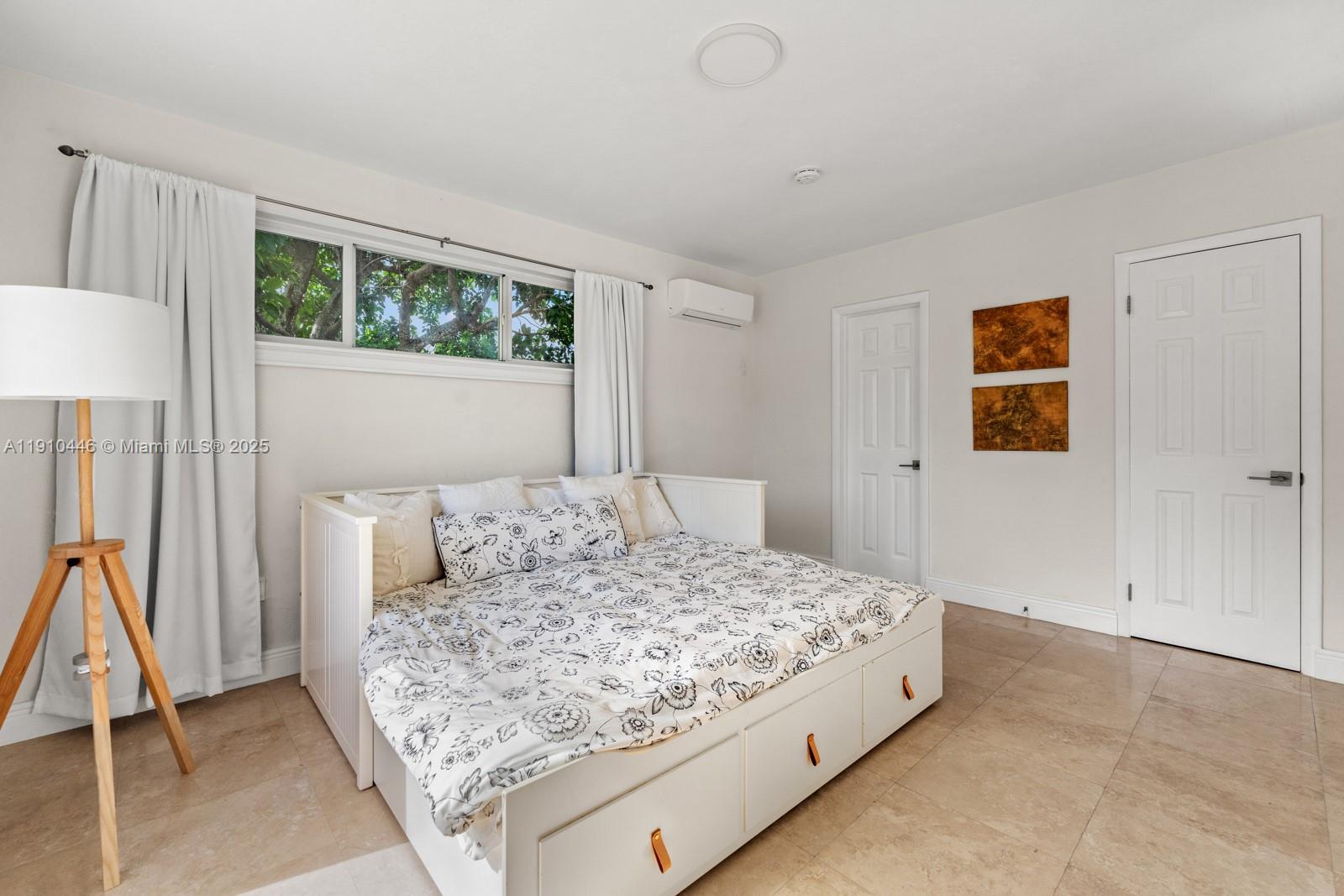 7300 SW 107th Ter Pinecrest, FL 33156