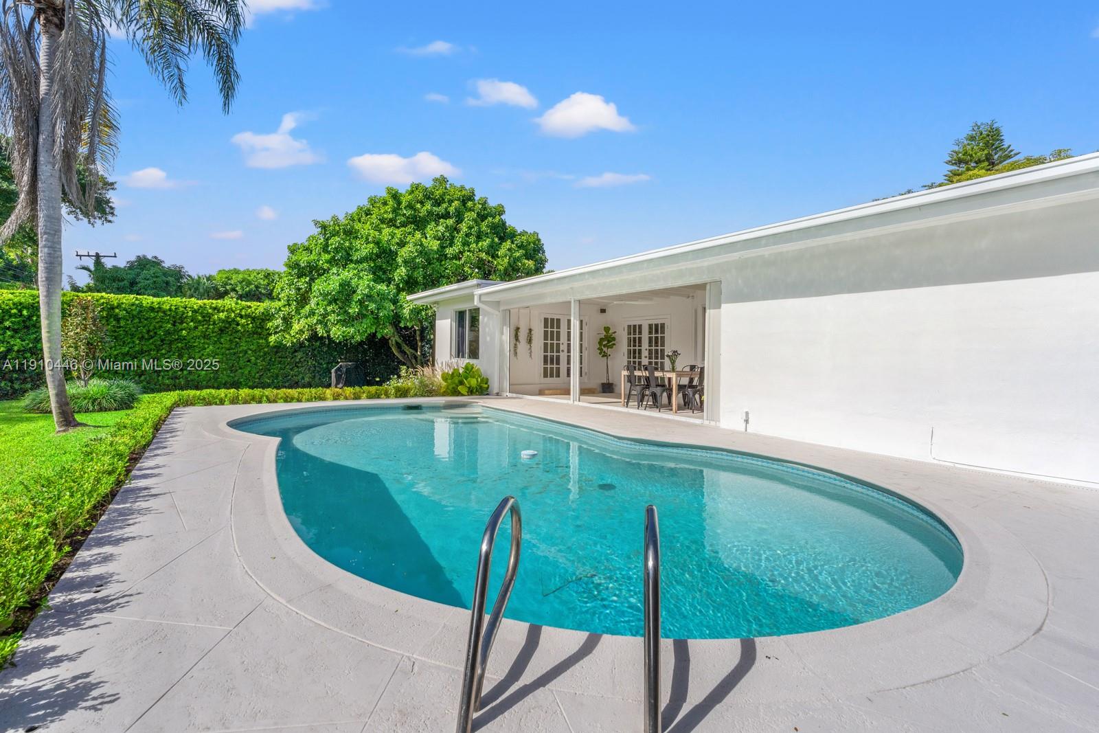 7300 SW 107th Ter Pinecrest, FL 33156