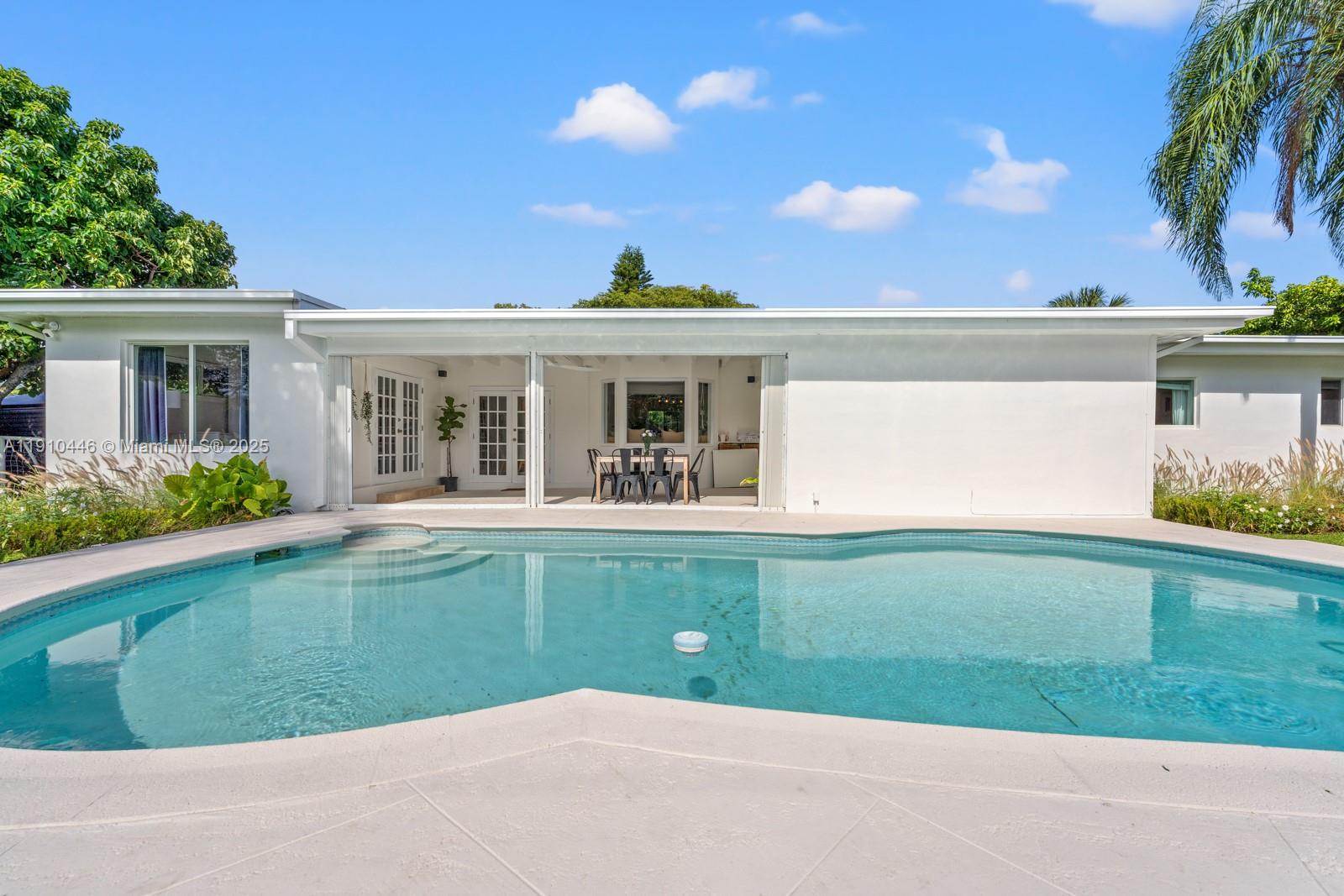 7300 SW 107th Ter Pinecrest, FL 33156