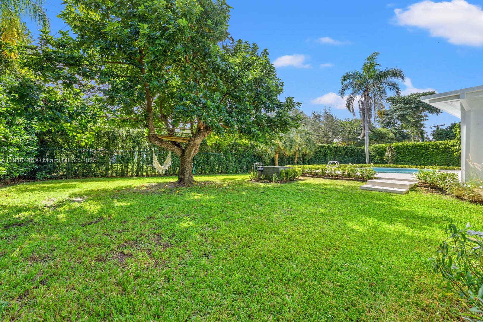 7300 SW 107th Ter Pinecrest, FL 33156