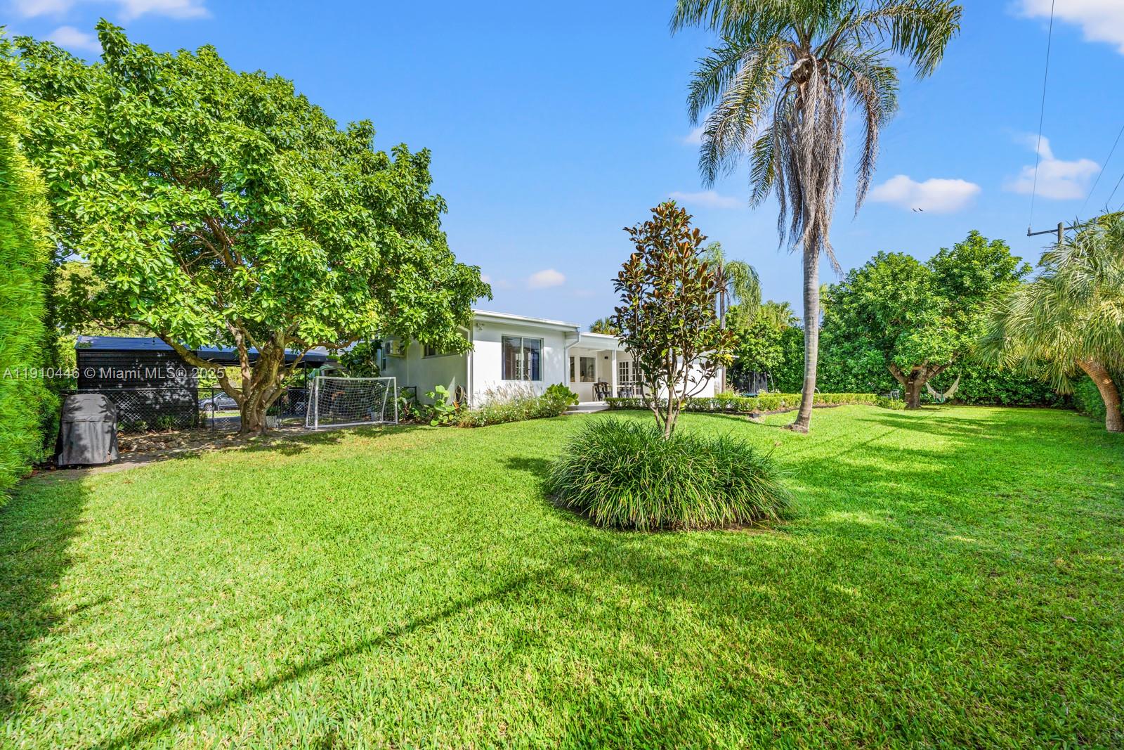 7300 SW 107th Ter Pinecrest, FL 33156