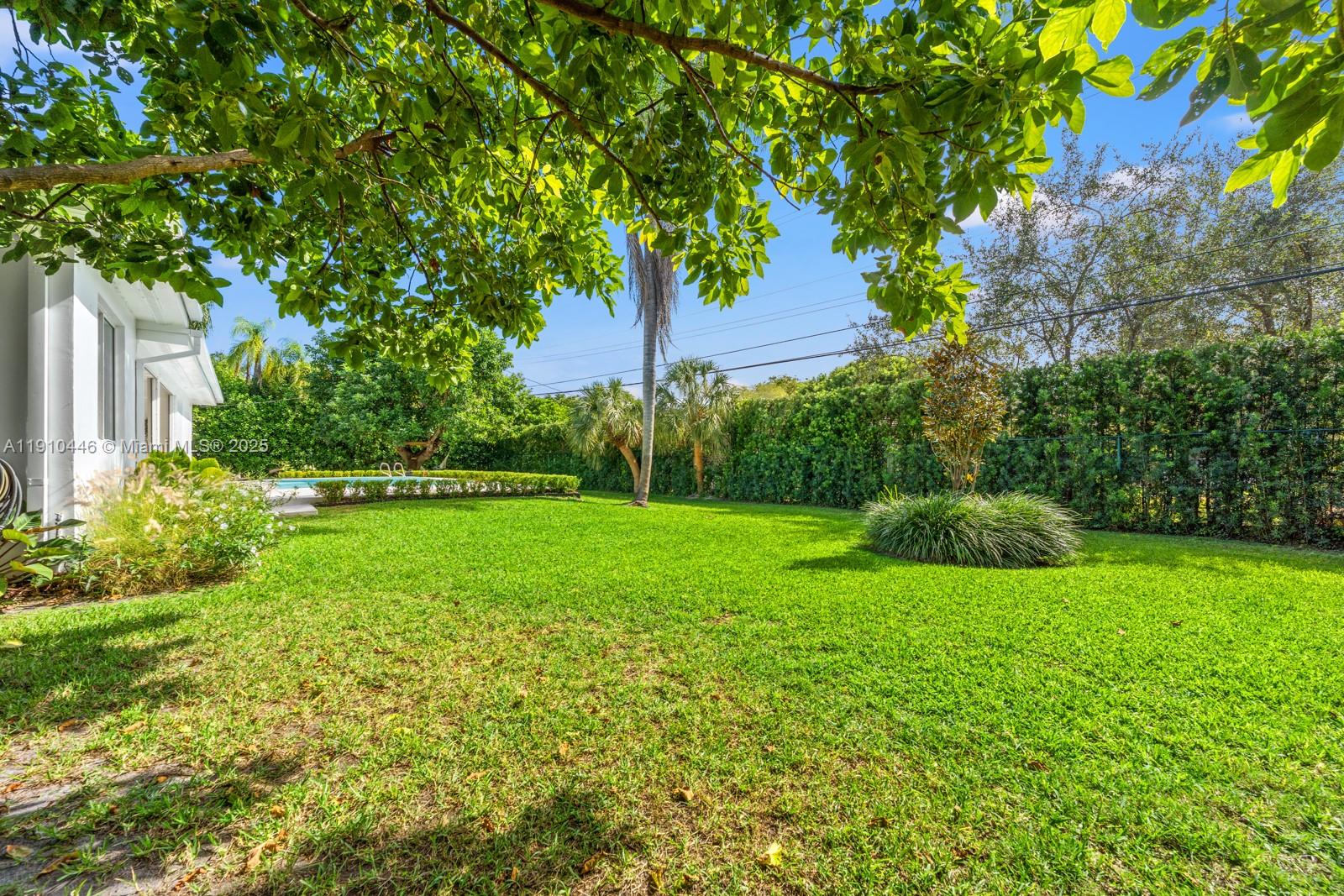 7300 SW 107th Ter Pinecrest, FL 33156