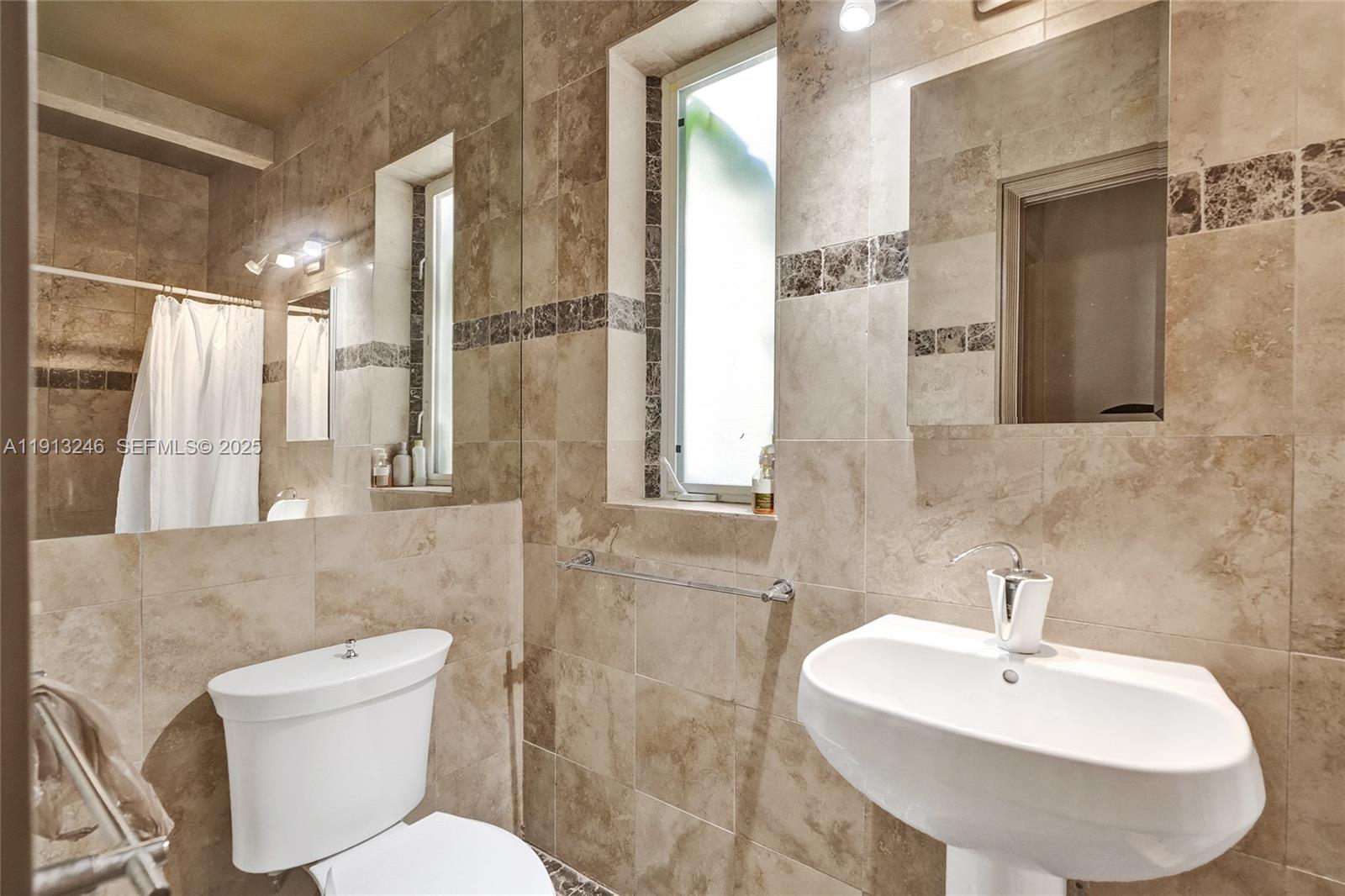 1335 Lenox Ave Miami Beach, FL 33139