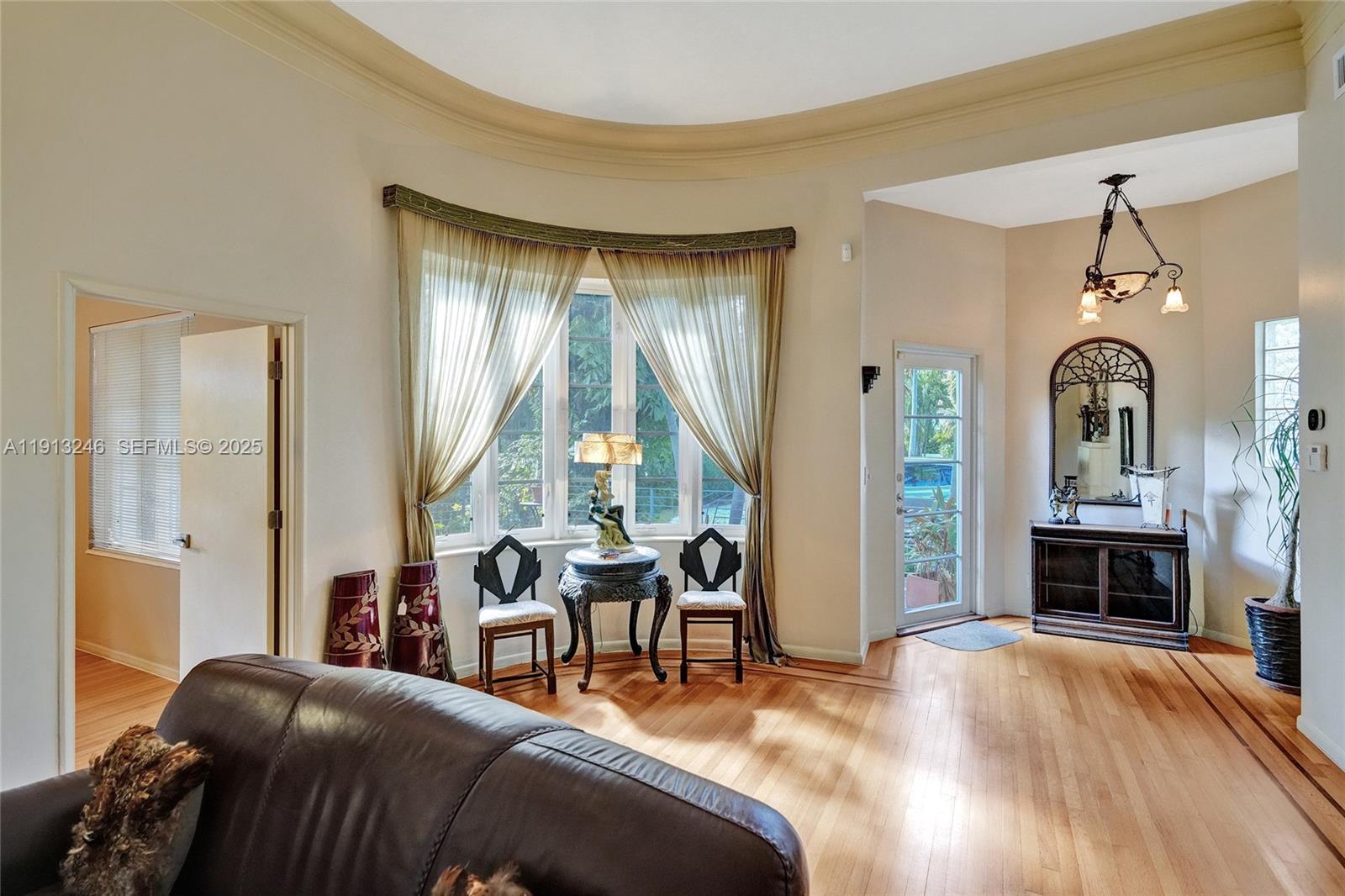 1335 Lenox Ave Miami Beach, FL 33139