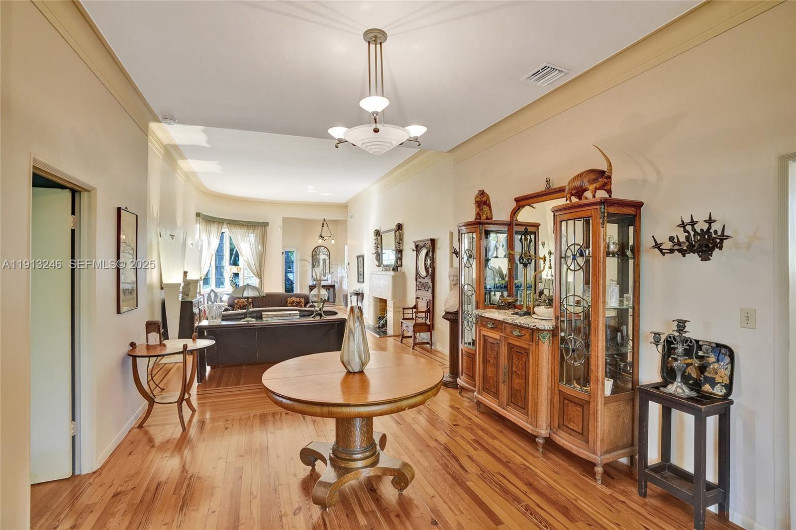 1335 Lenox Ave Miami Beach, FL 33139