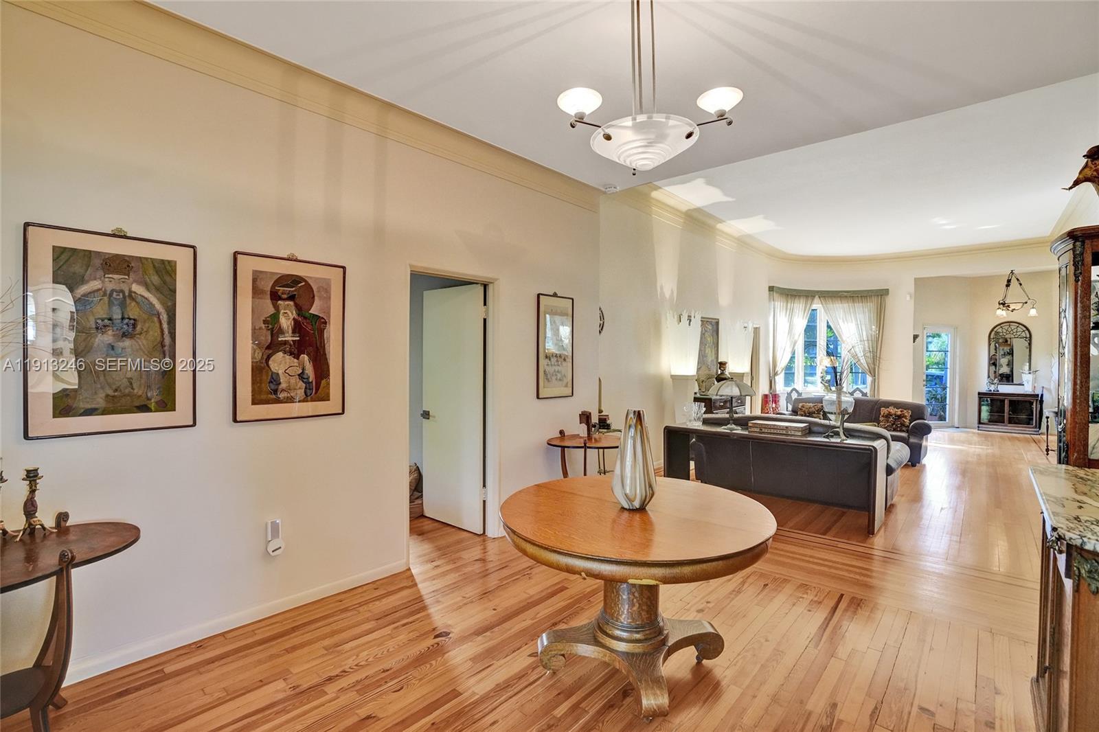 1335 Lenox Ave Miami Beach, FL 33139