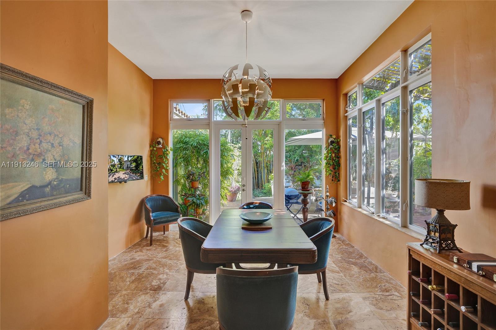 1335 Lenox Ave Miami Beach, FL 33139