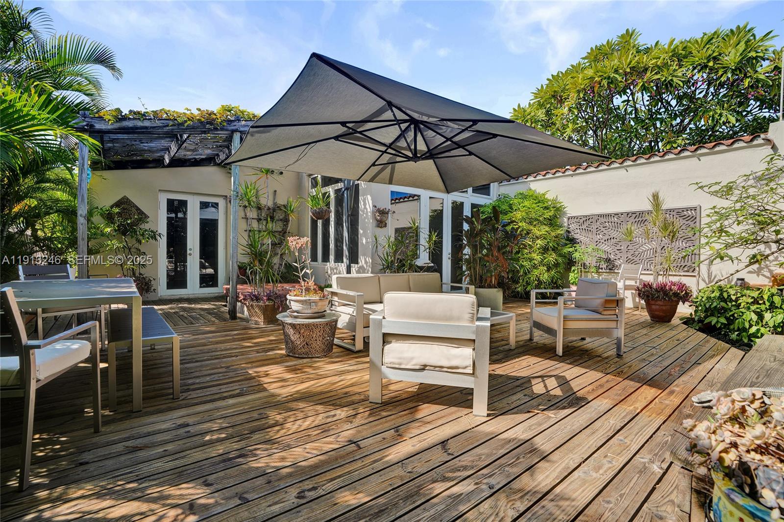 1335 Lenox Ave Miami Beach, FL 33139