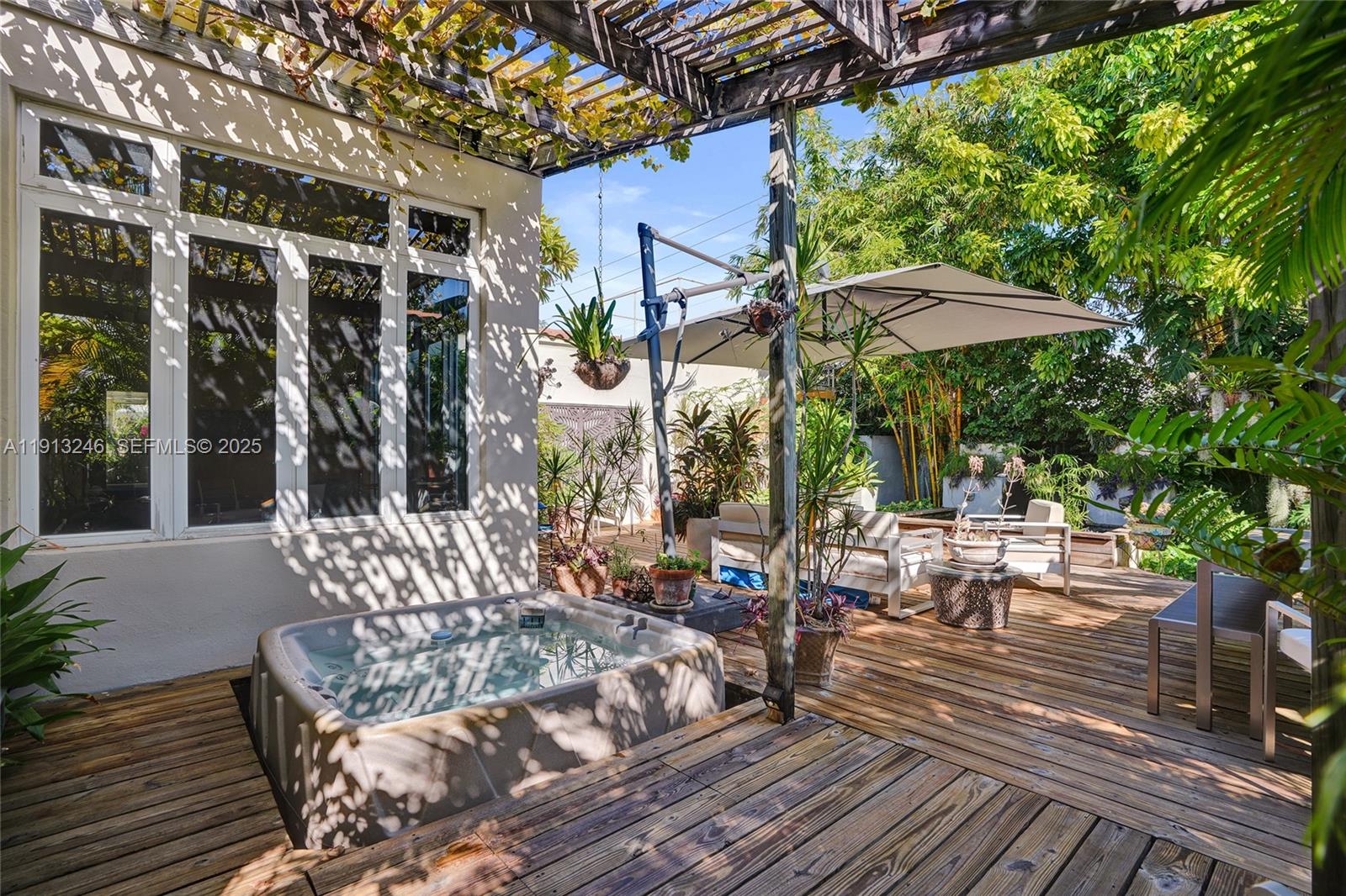 1335 Lenox Ave Miami Beach, FL 33139