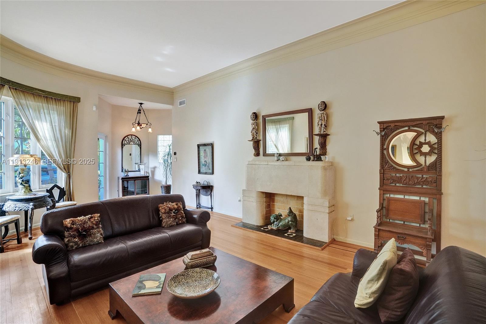 1335 Lenox Ave Miami Beach, FL 33139