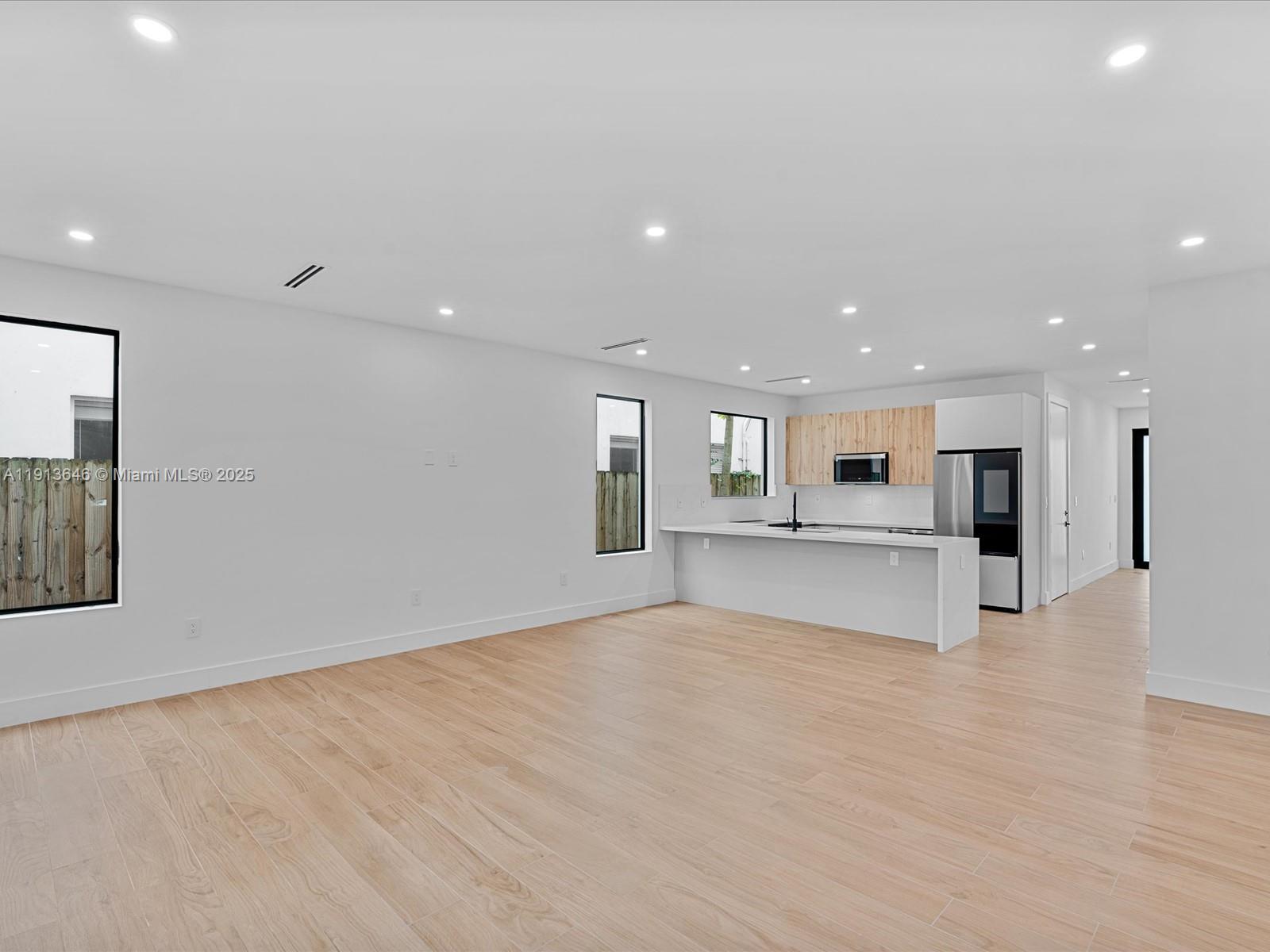 3616 Thomas Ave Miami, FL 33133