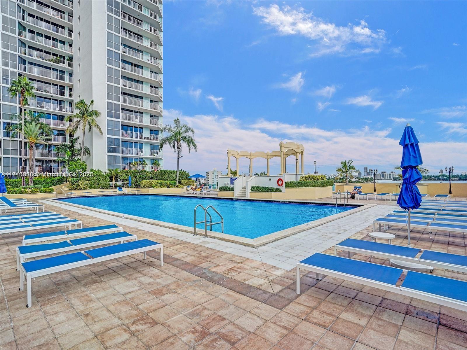 7601 E Treasure Dr #406 North Bay Village, FL 33141