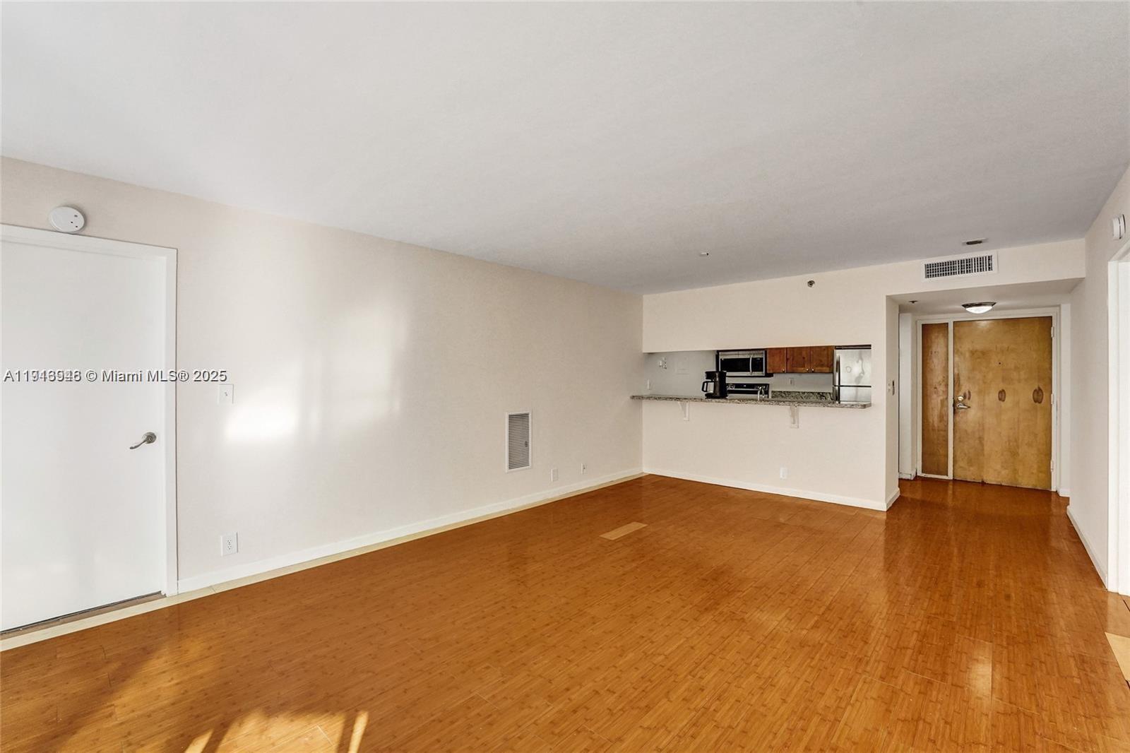 7601 E Treasure Dr #406 North Bay Village, FL 33141