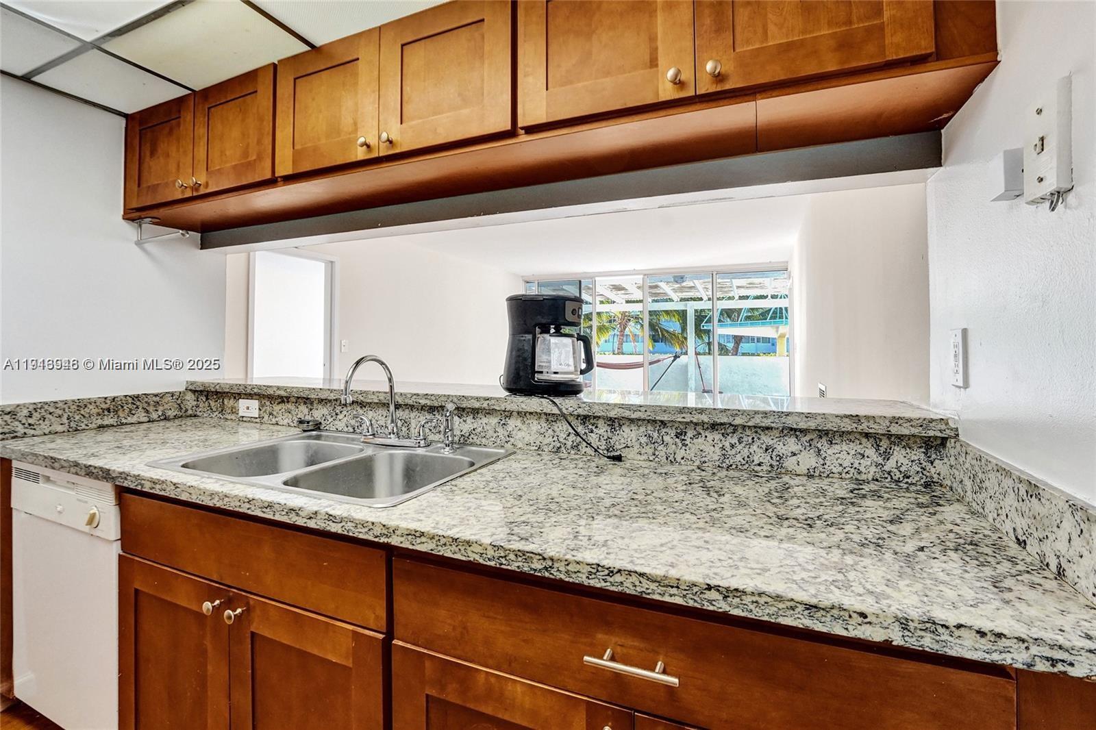 7601 E Treasure Dr #406 North Bay Village, FL 33141