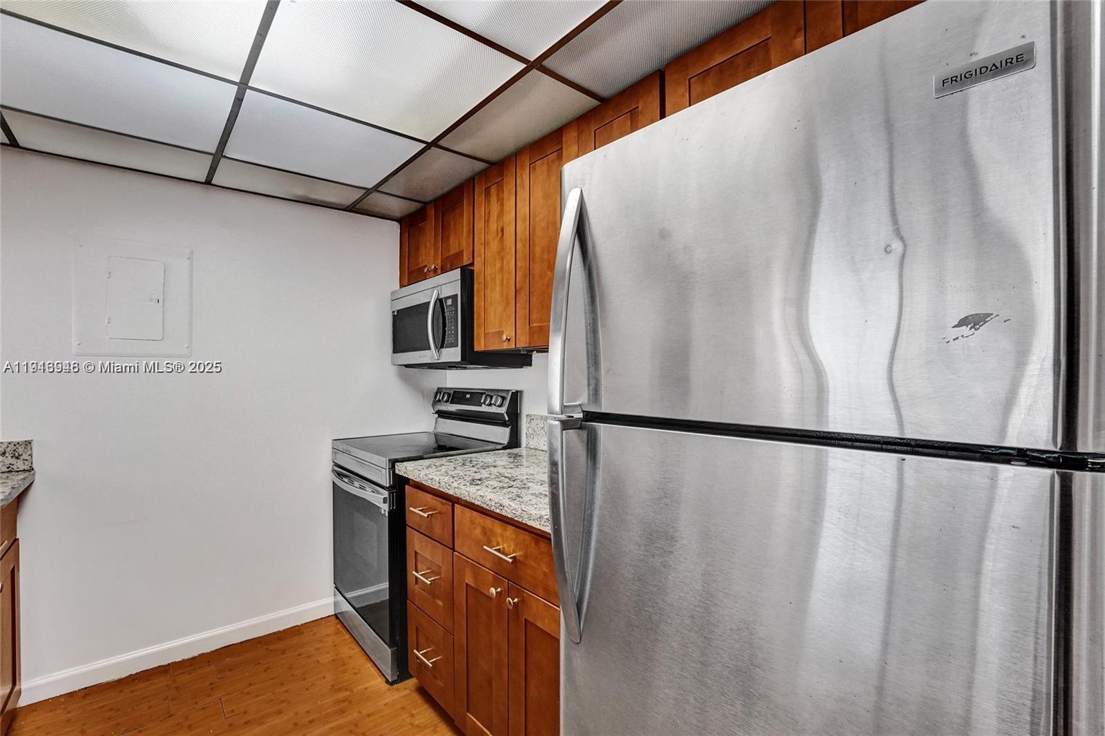 7601 E Treasure Dr #406 North Bay Village, FL 33141