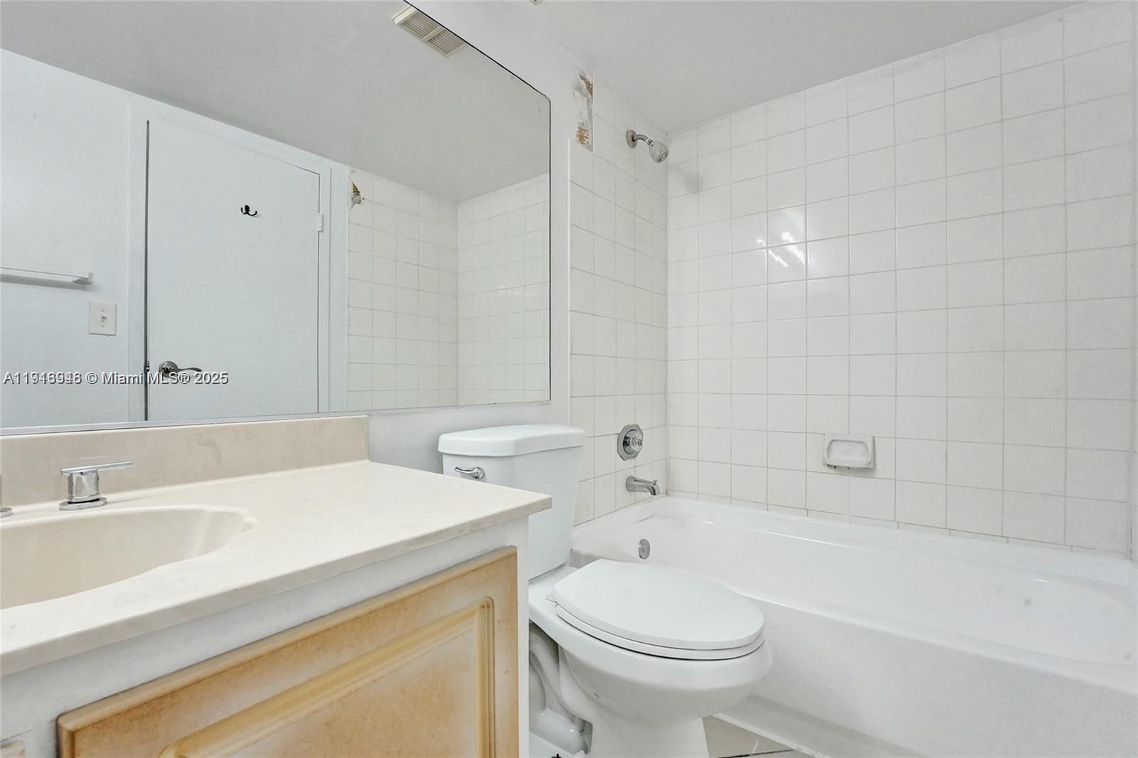 7601 E Treasure Dr #406 North Bay Village, FL 33141