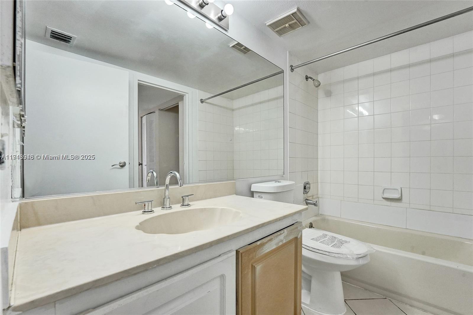 7601 E Treasure Dr #406 North Bay Village, FL 33141