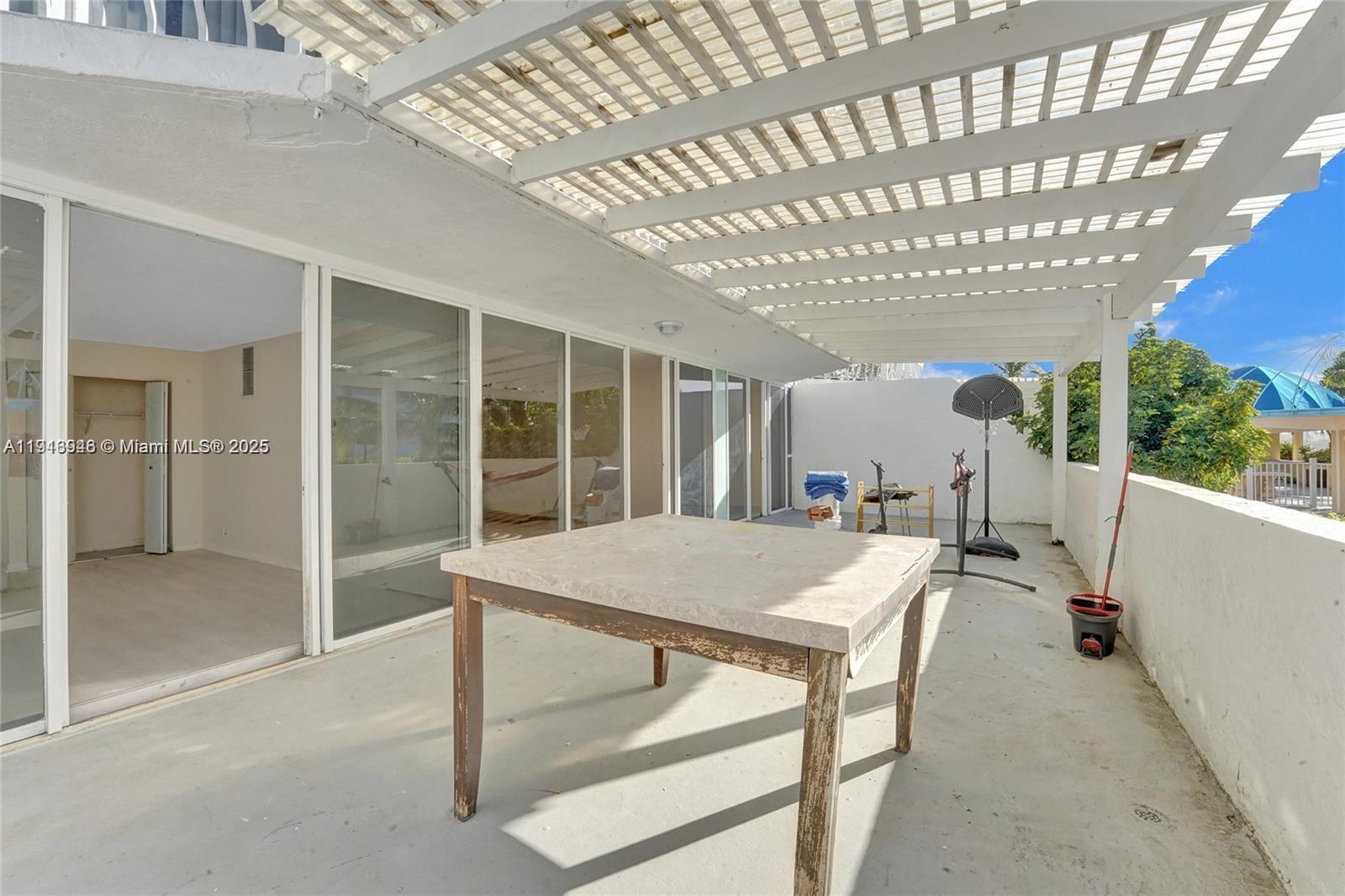 7601 E Treasure Dr #406 North Bay Village, FL 33141