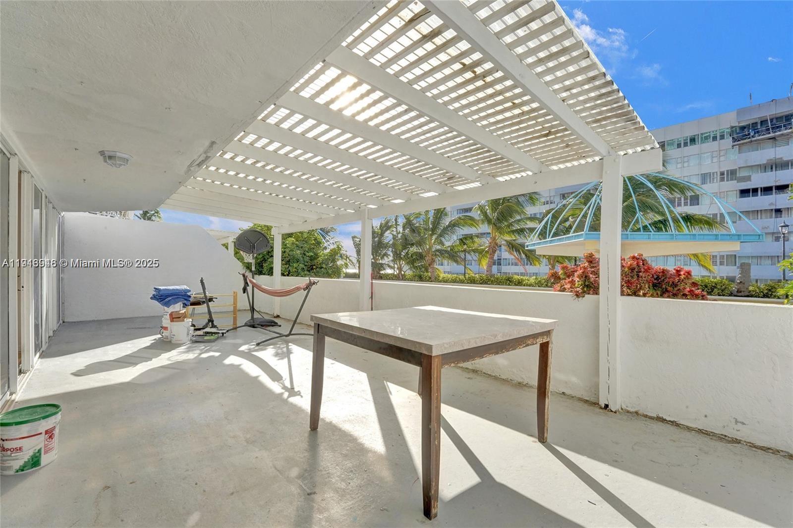 7601 E Treasure Dr #406 North Bay Village, FL 33141