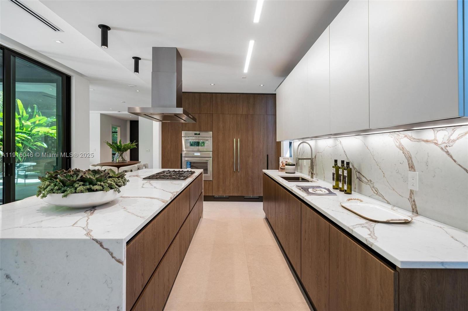 3670 Avocado Ave Miami, FL 33133