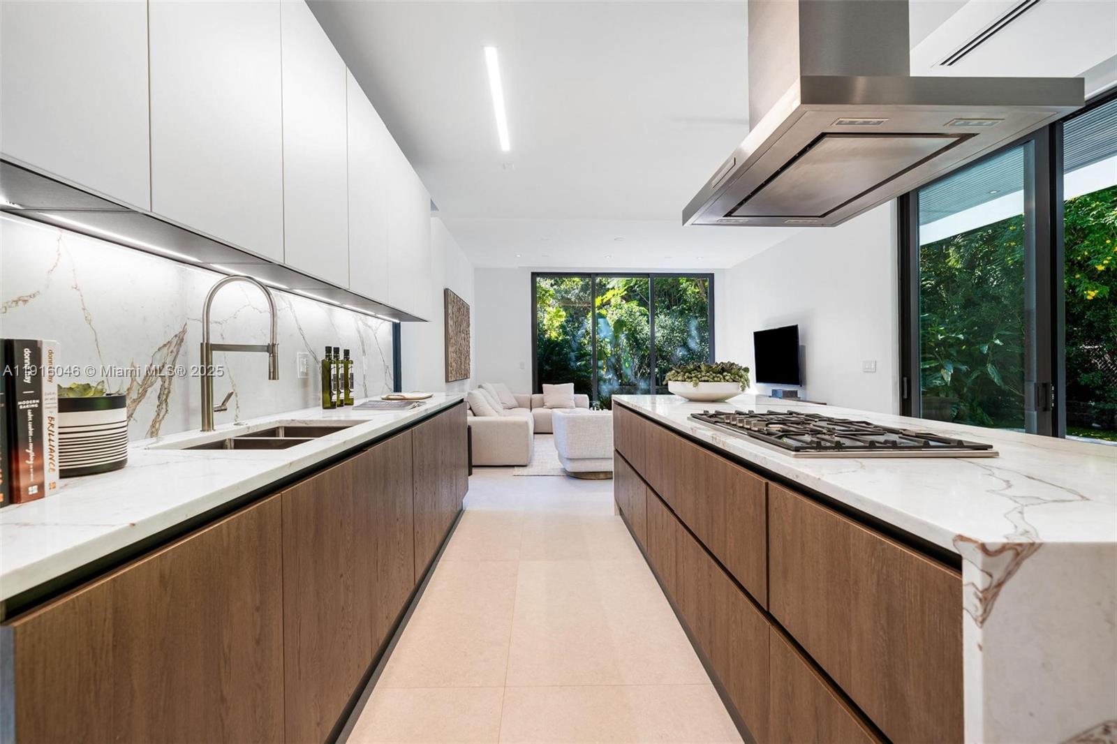 3670 Avocado Ave Miami, FL 33133