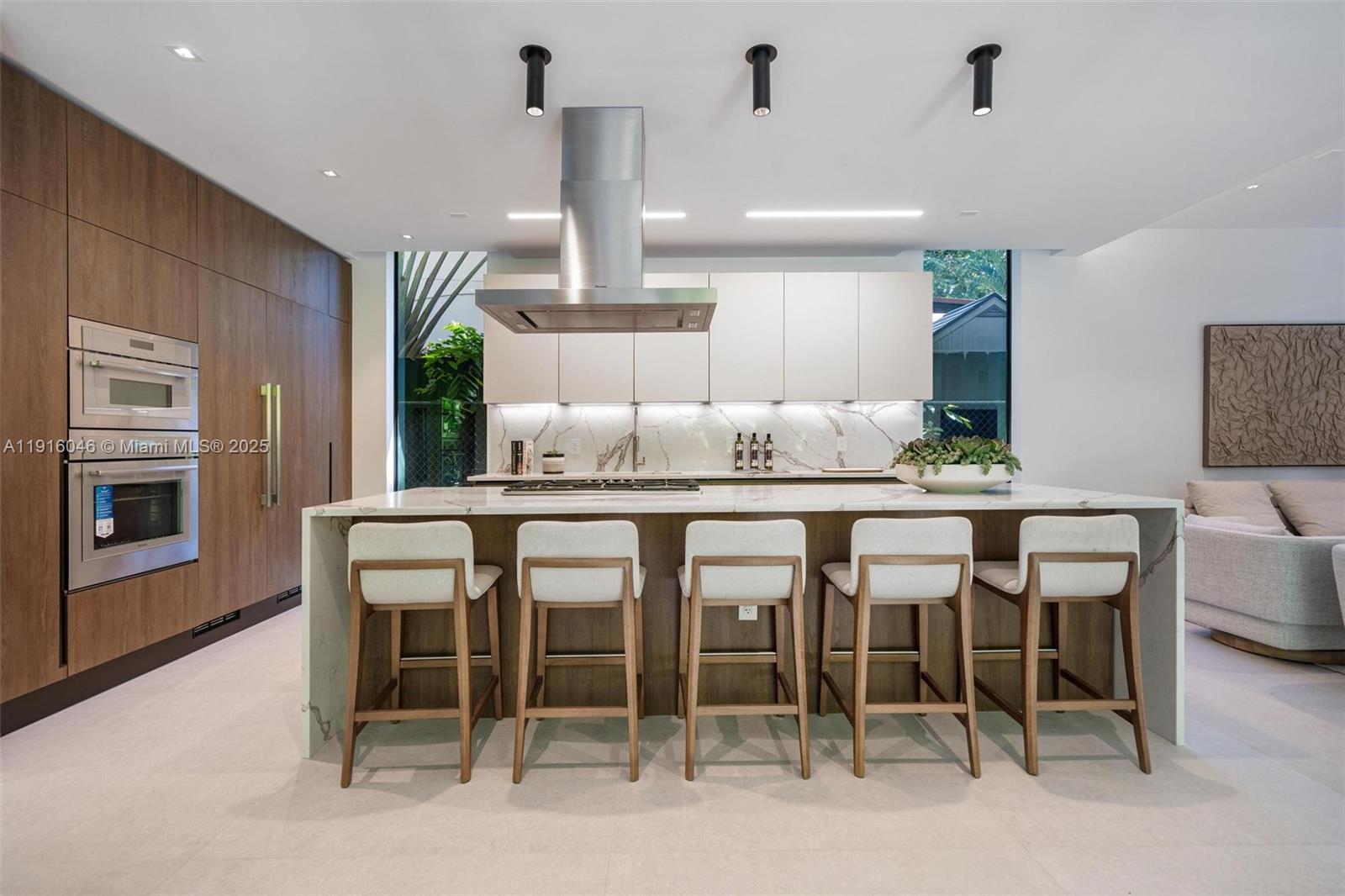 3670 Avocado Ave Miami, FL 33133