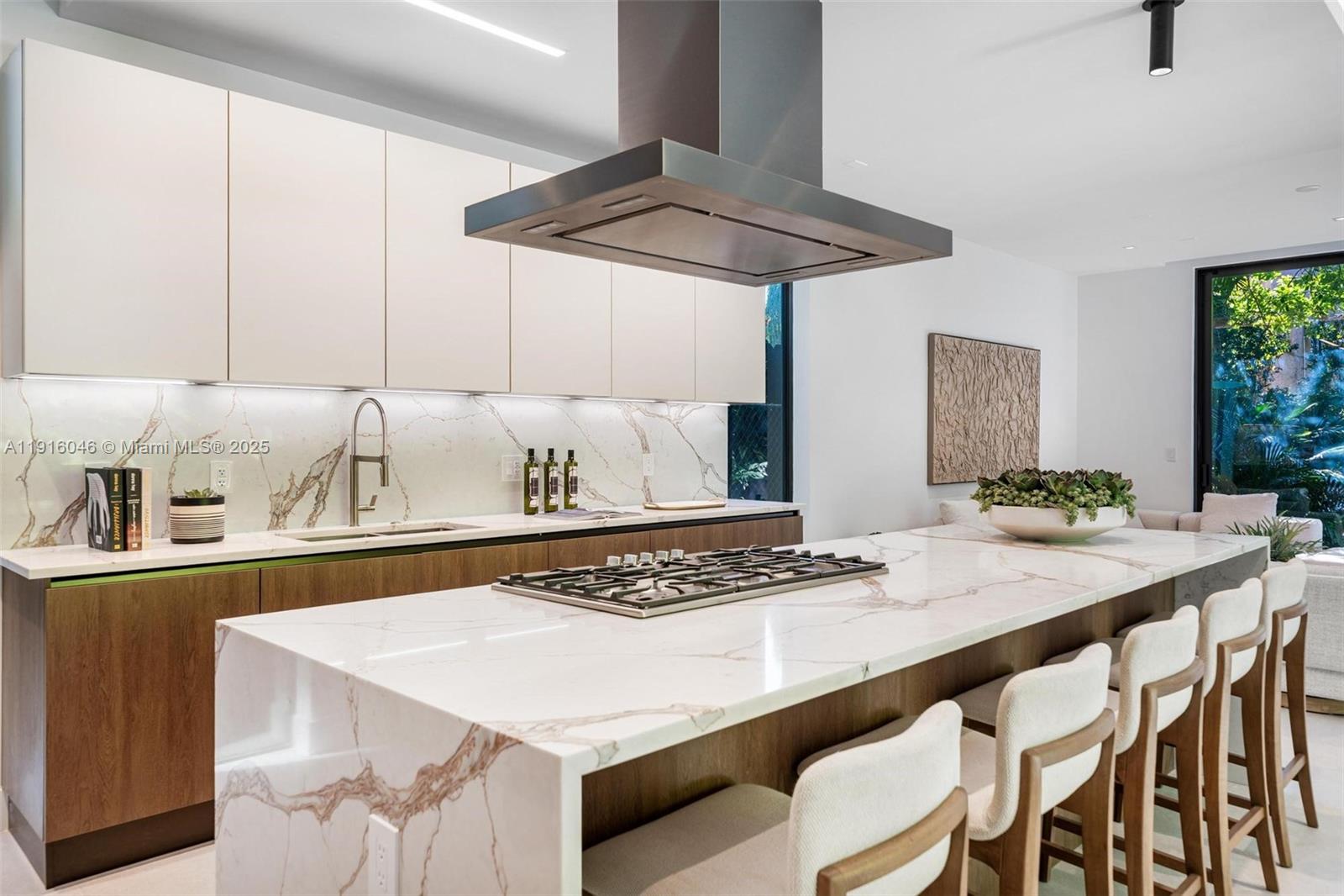 3670 Avocado Ave Miami, FL 33133