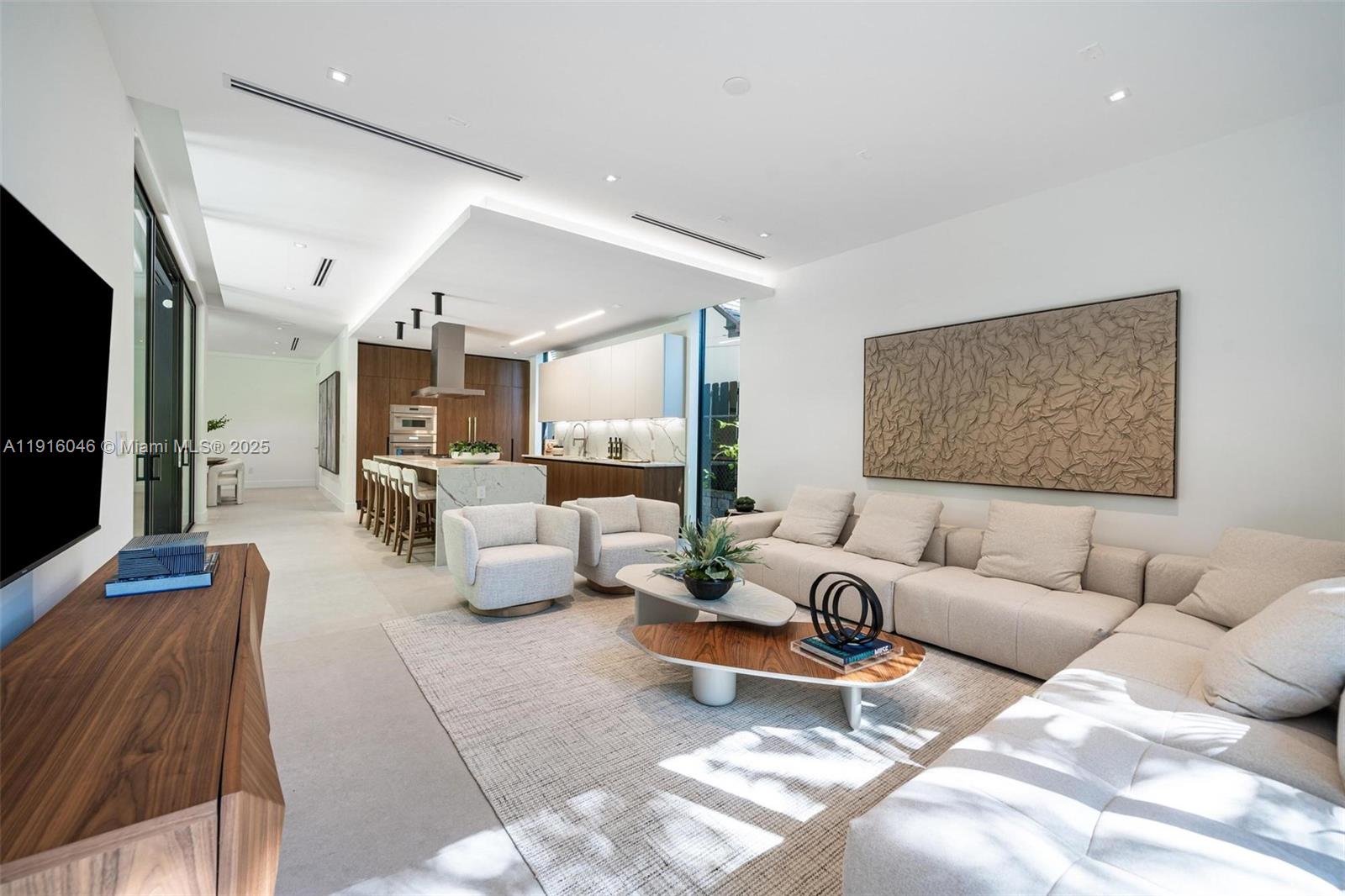 3670 Avocado Ave Miami, FL 33133