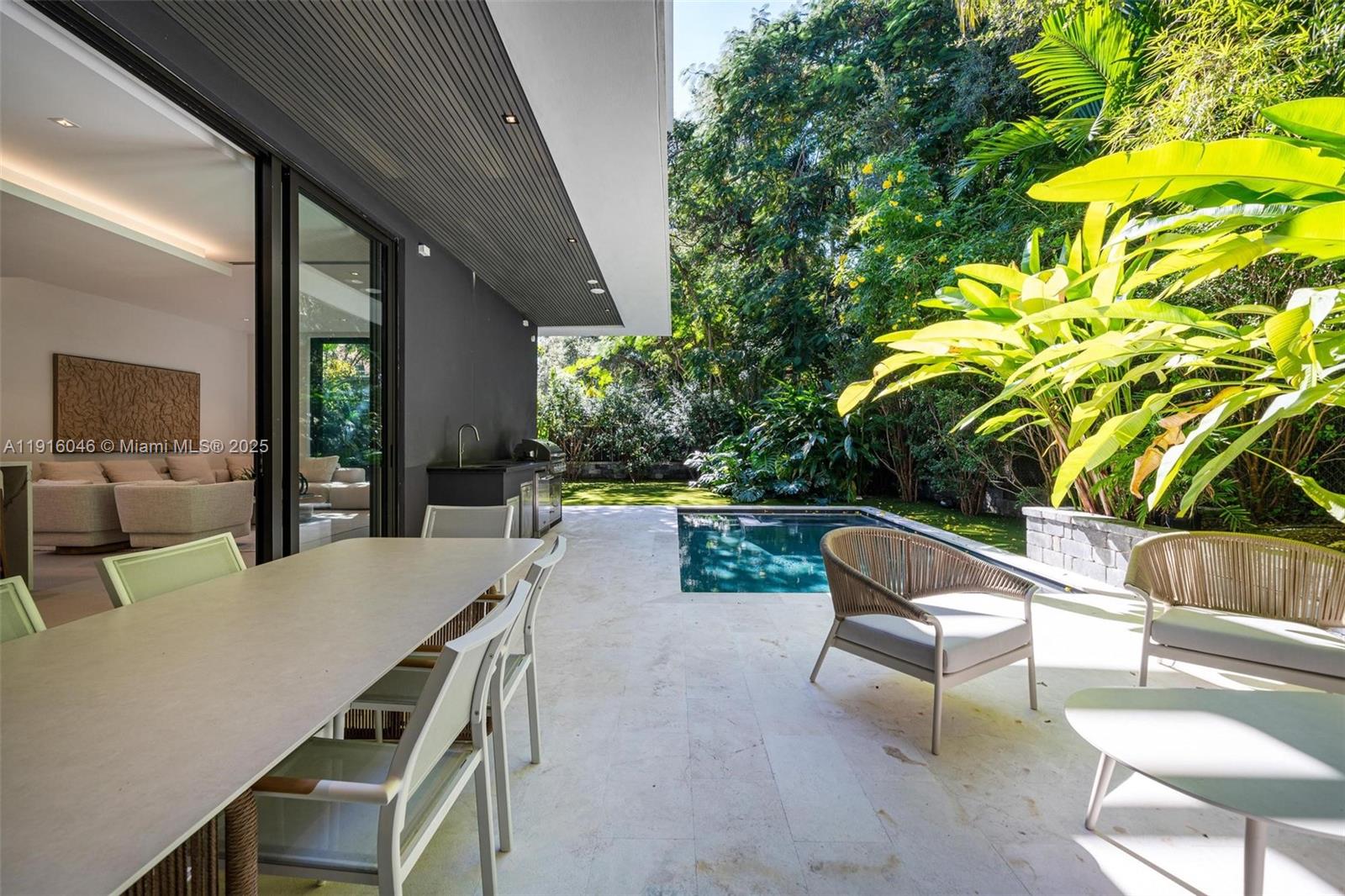 3670 Avocado Ave Miami, FL 33133