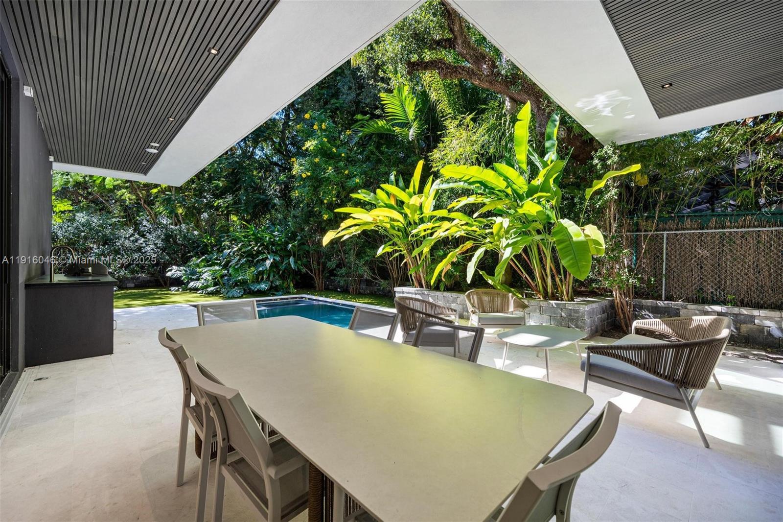 3670 Avocado Ave Miami, FL 33133