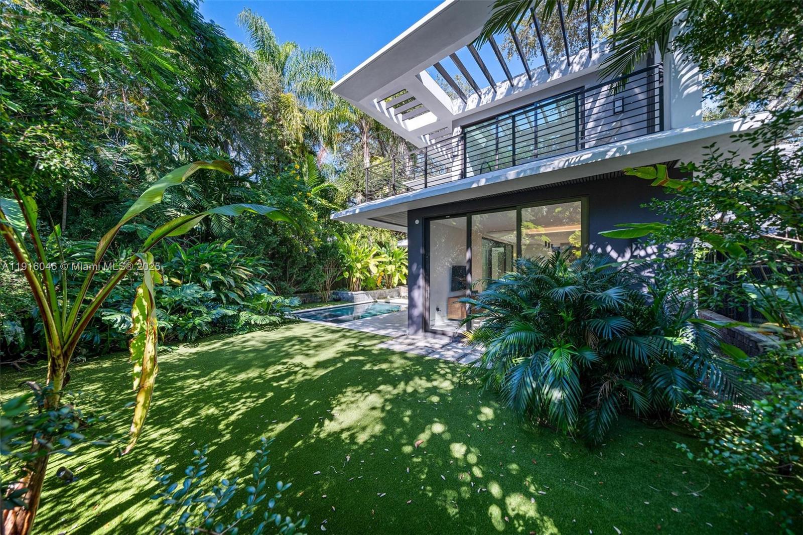 3670 Avocado Ave Miami, FL 33133