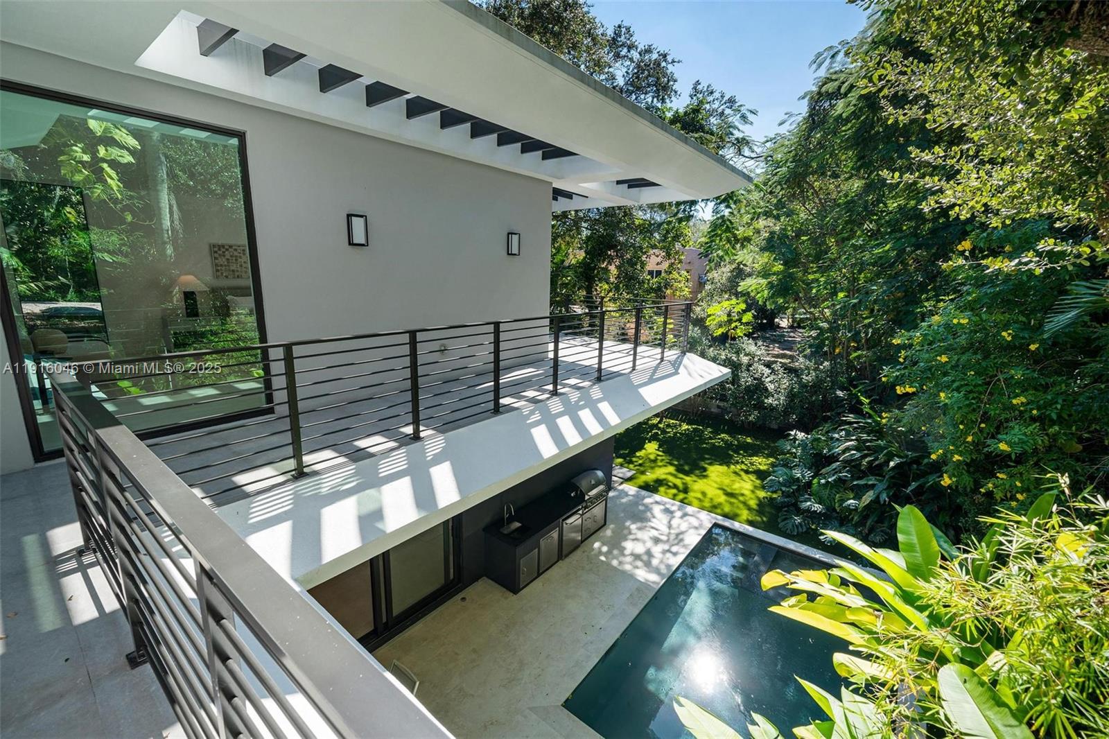 3670 Avocado Ave Miami, FL 33133