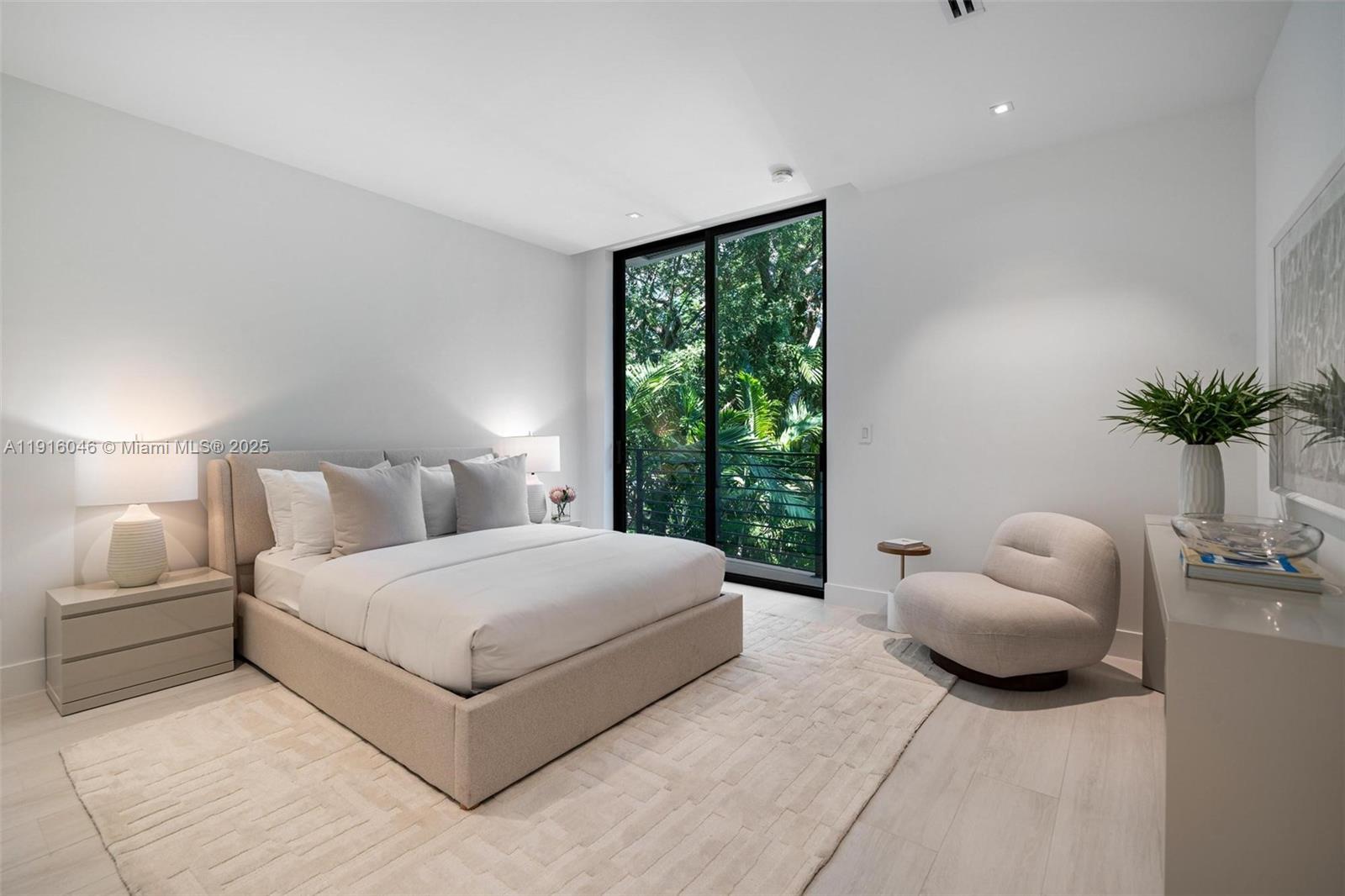 3670 Avocado Ave Miami, FL 33133