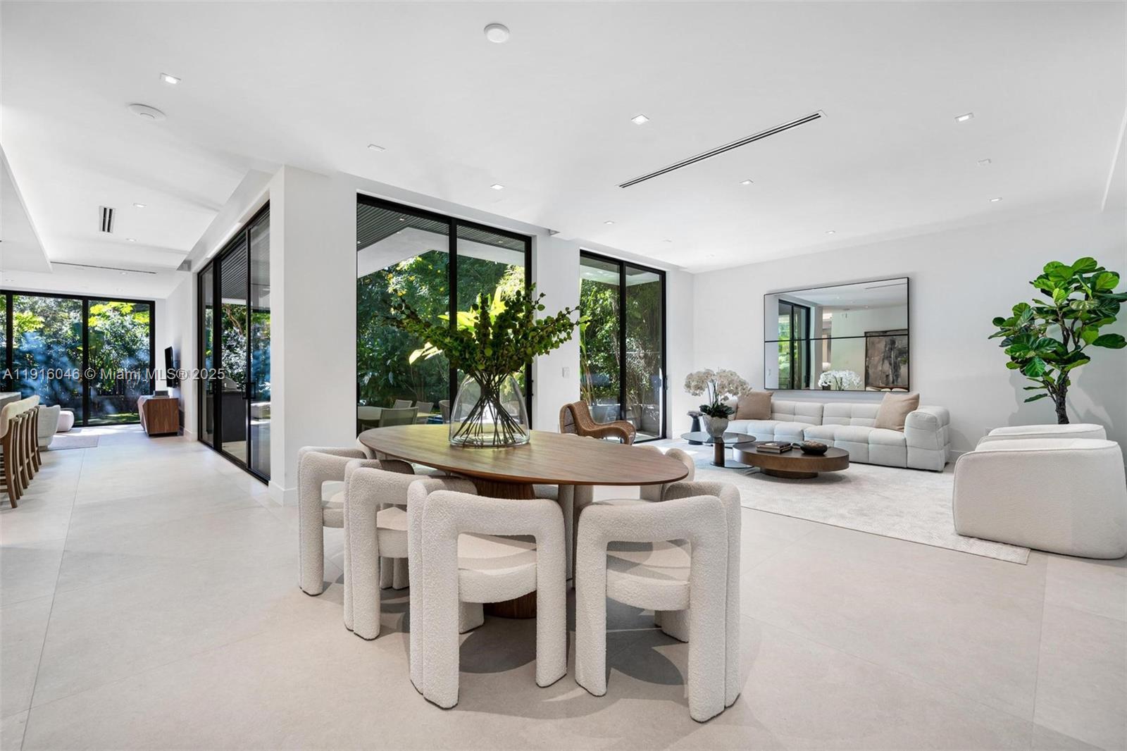 3670 Avocado Ave Miami, FL 33133