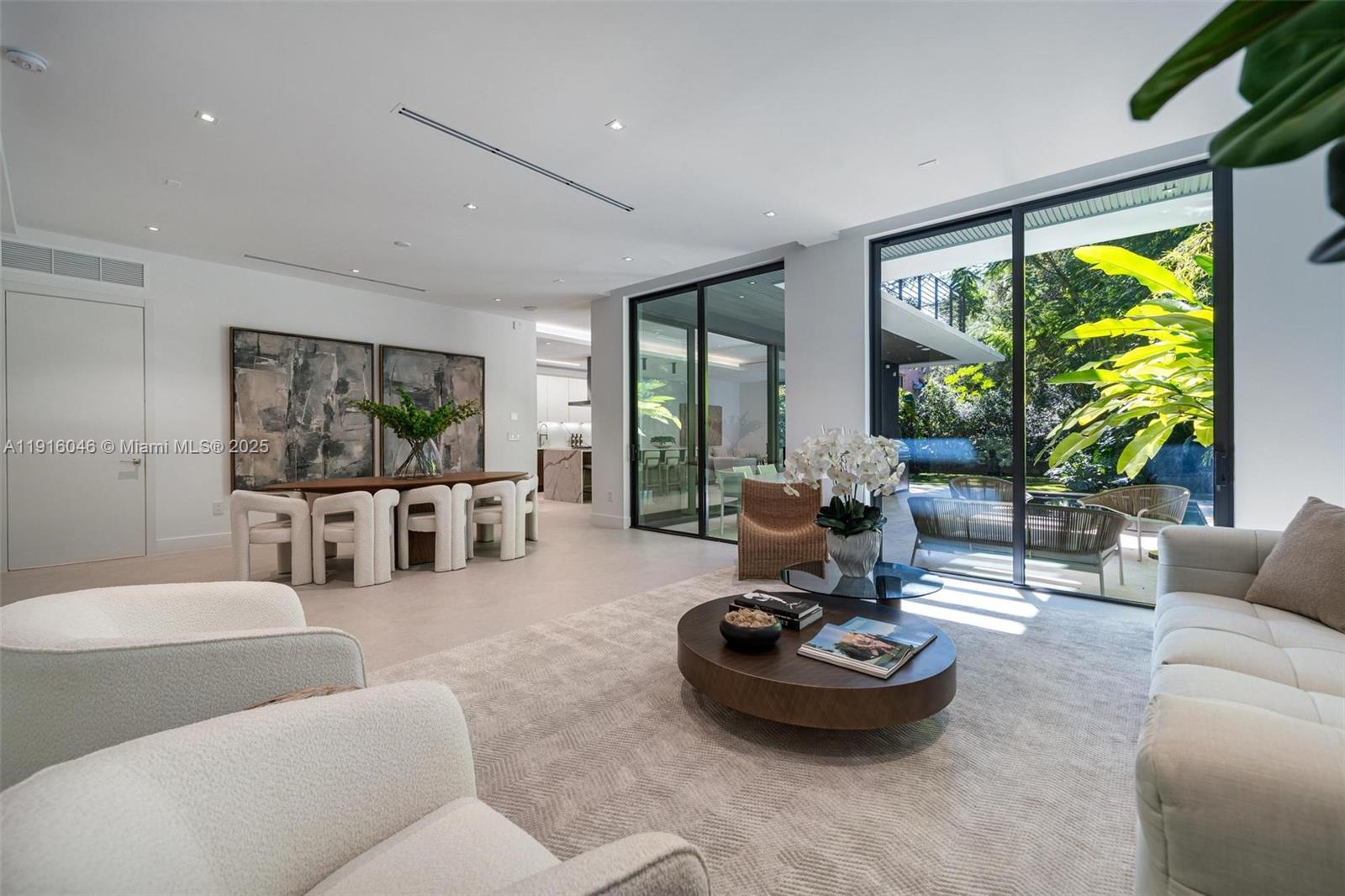 3670 Avocado Ave Miami, FL 33133